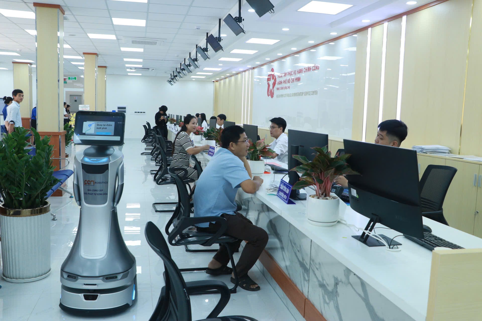TPHCM vừa c&oacute; c&ocirc;ng văn khẩn triển khai &ldquo;nhiệm vụ trọng t&acirc;m, cấp b&aacute;ch&rdquo; - Ảnh 2.