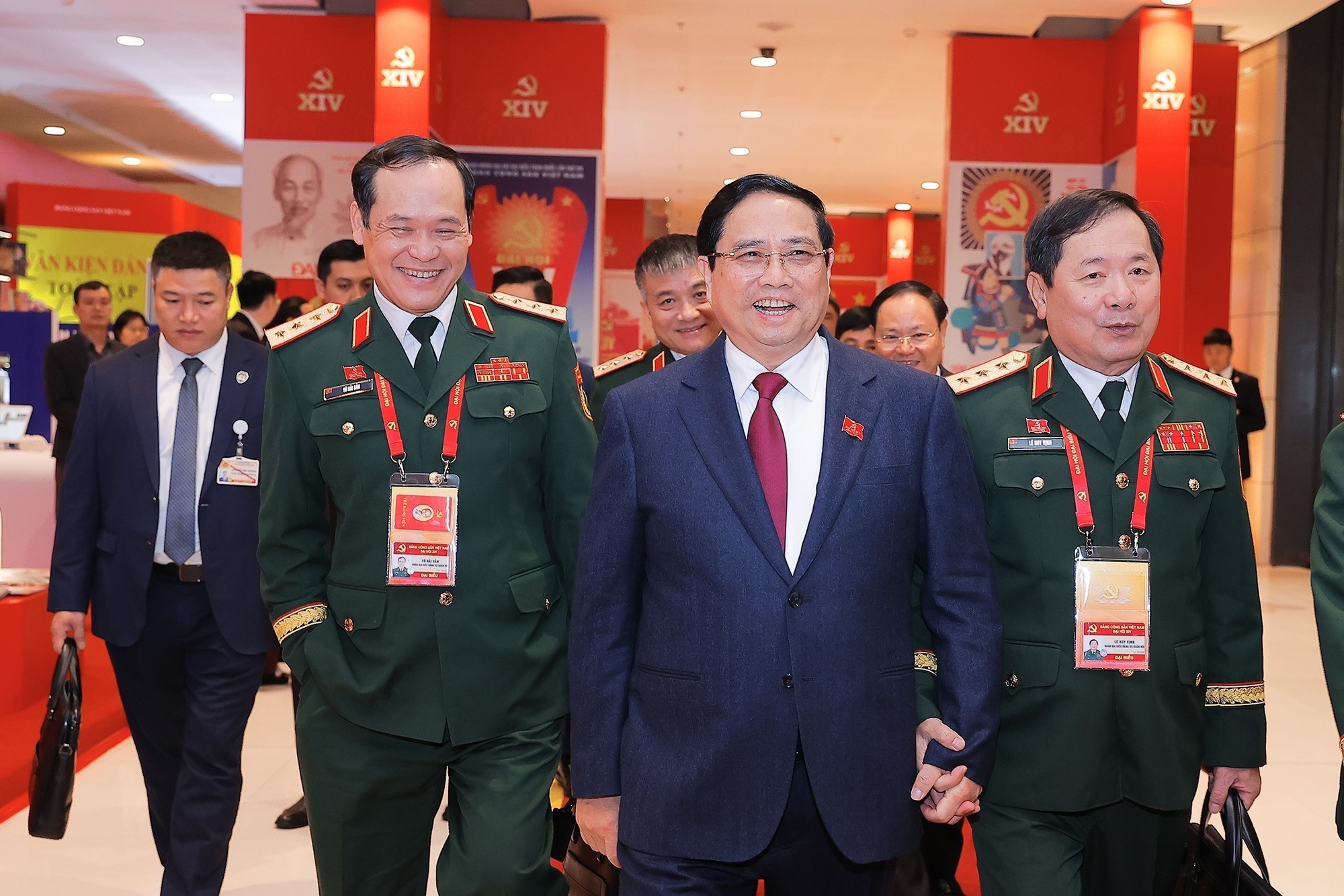 Chi tiết quy trình bầu Bộ Chính trị, Tổng Bí thư, Ban Bí thư khóa mới - Ảnh 2.
