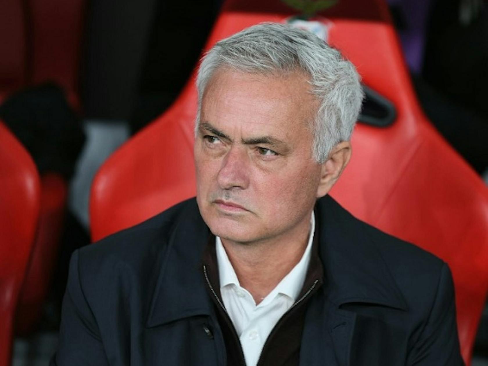 “Người đặc biệt” Mourinho sắp “rửa tay gác kiếm” - Ảnh 2.