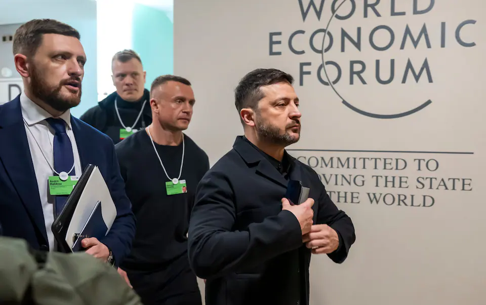 Tổng thống Zelenskyy x&aacute;c nhận sắp c&oacute; cuộc gặp ba b&ecirc;n - Ảnh 1.