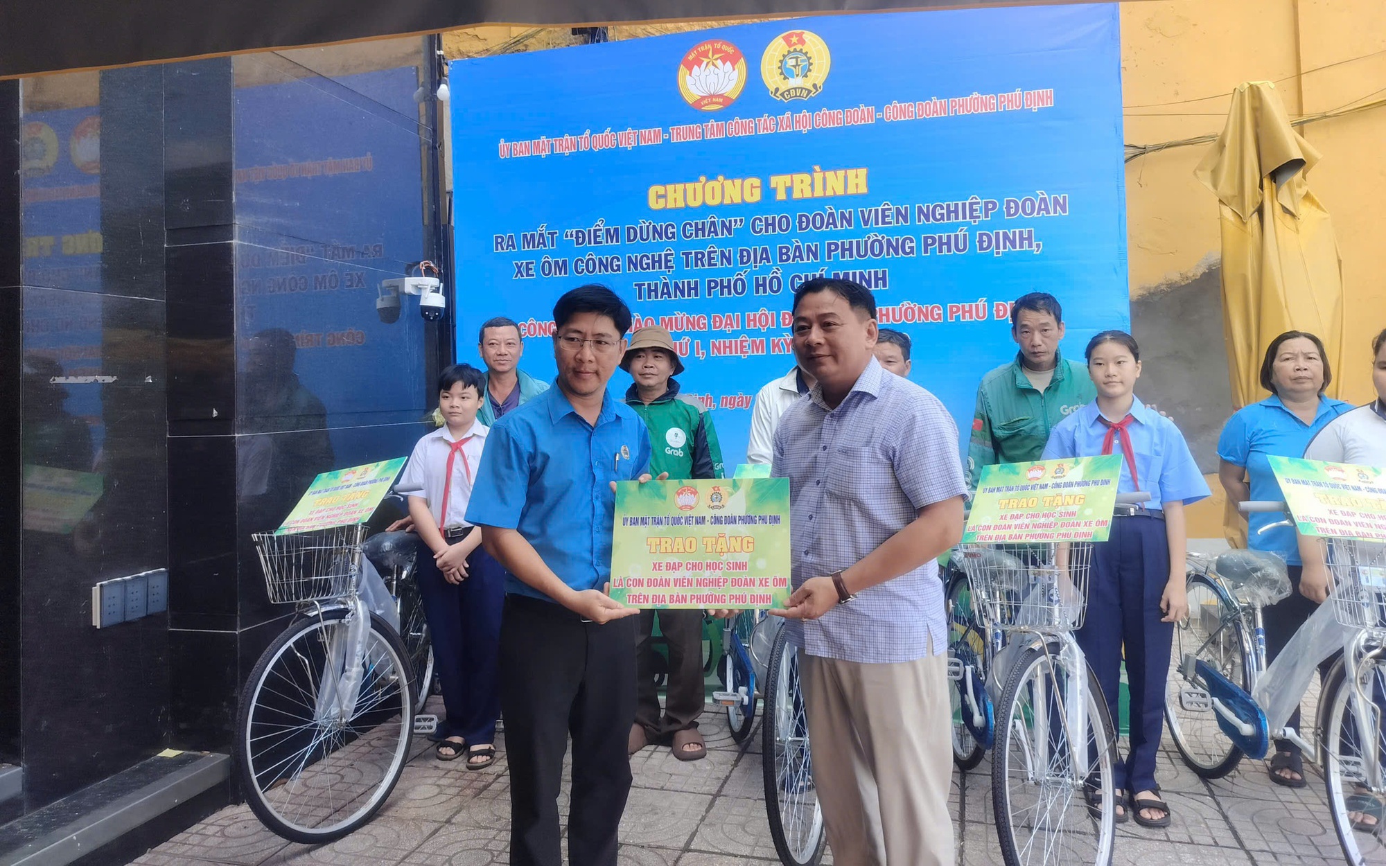 Đẩy mạnh chăm lo Tết cho đoàn viên - lao động