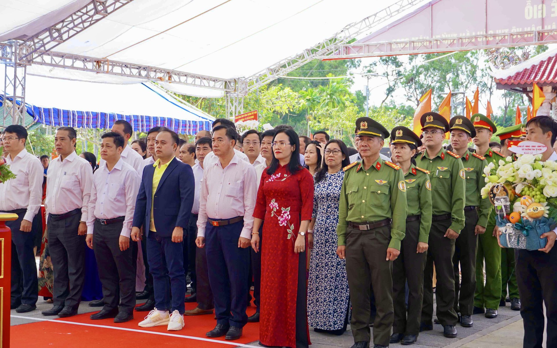 Dòng người về Côn Đảo dự lễ giỗ nữ Anh hùng Võ Thị Sáu