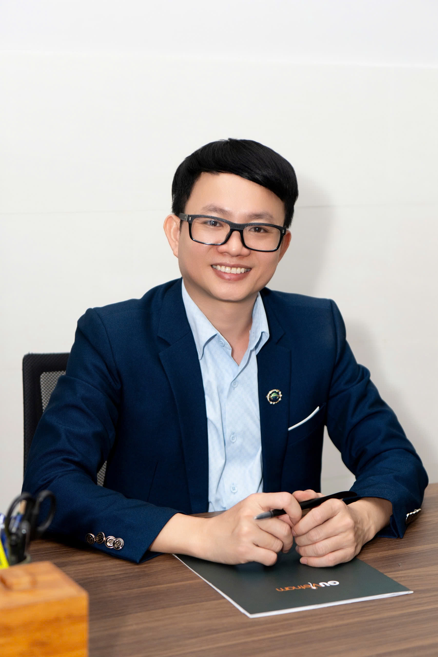 Gu Vietnam k&yacute; kết hợp t&aacute;c đ&agrave;o tạo tiếng Anh cho si&ecirc;u mẫu Vũ Linh - Ảnh 3.