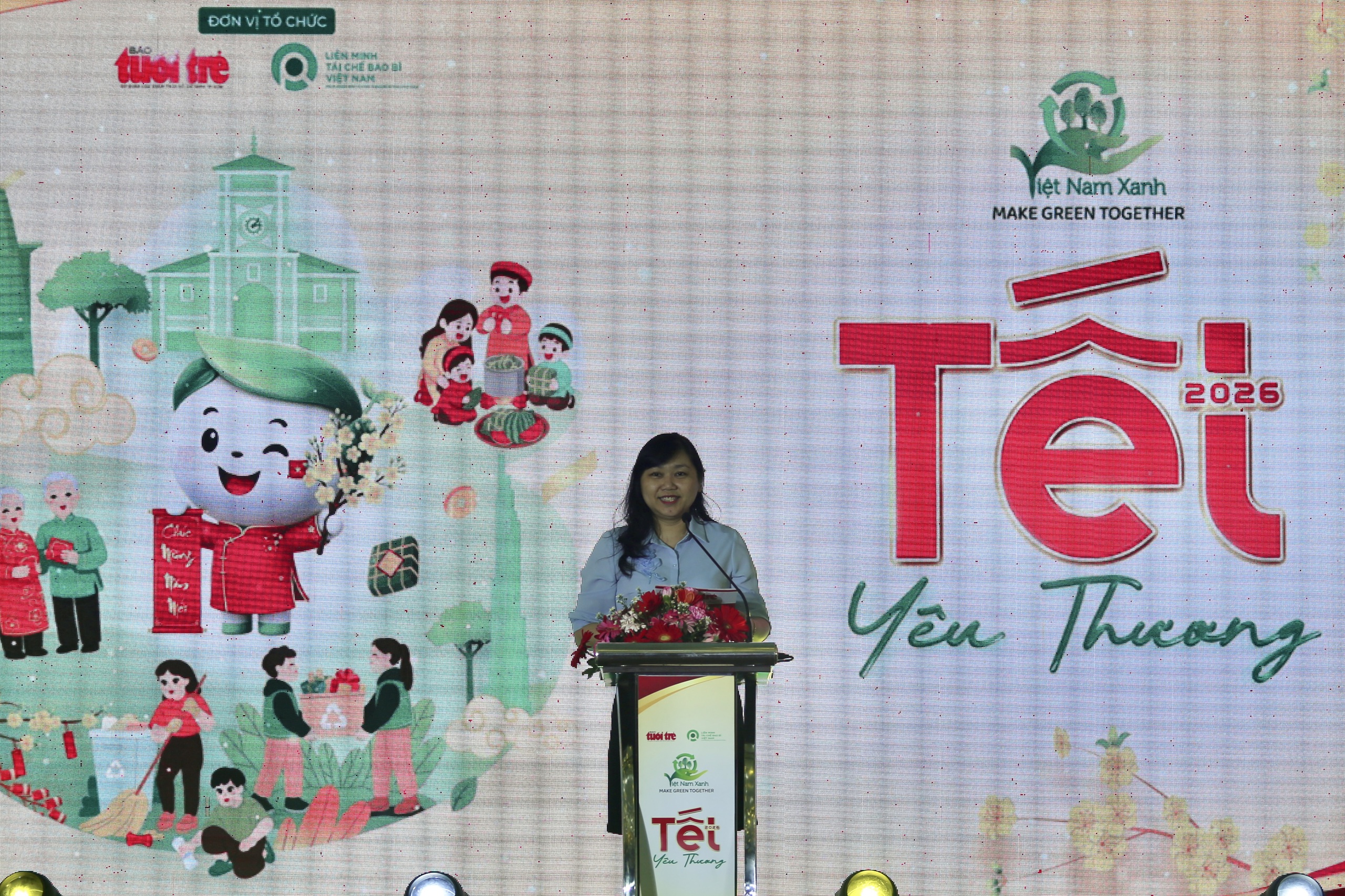 Tết Y&ecirc;u Thương: Tri &acirc;n người thu gom r&aacute;c d&acirc;n lập - Ảnh 2.