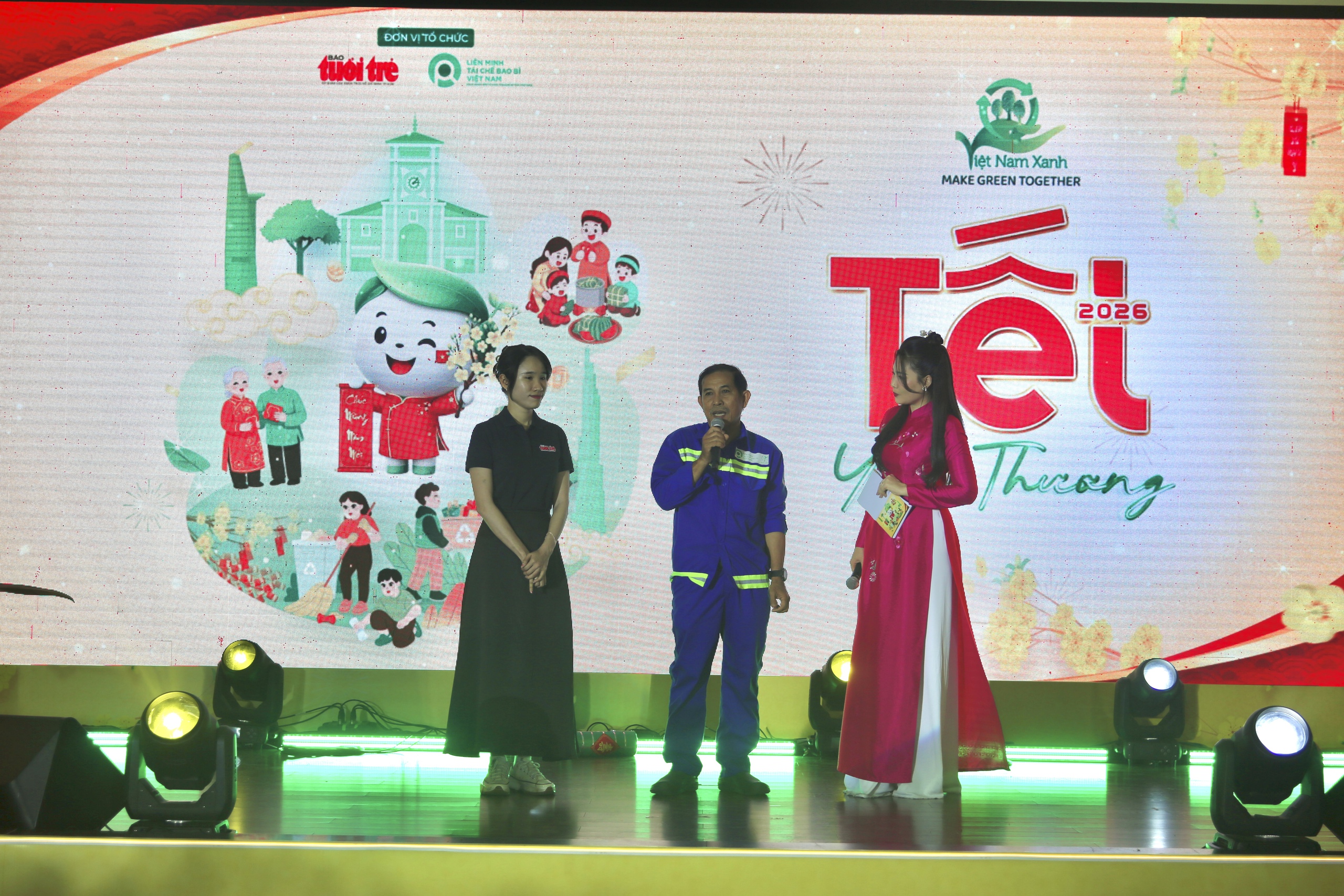 Tết Y&ecirc;u Thương: Tri &acirc;n người thu gom r&aacute;c d&acirc;n lập - Ảnh 4.