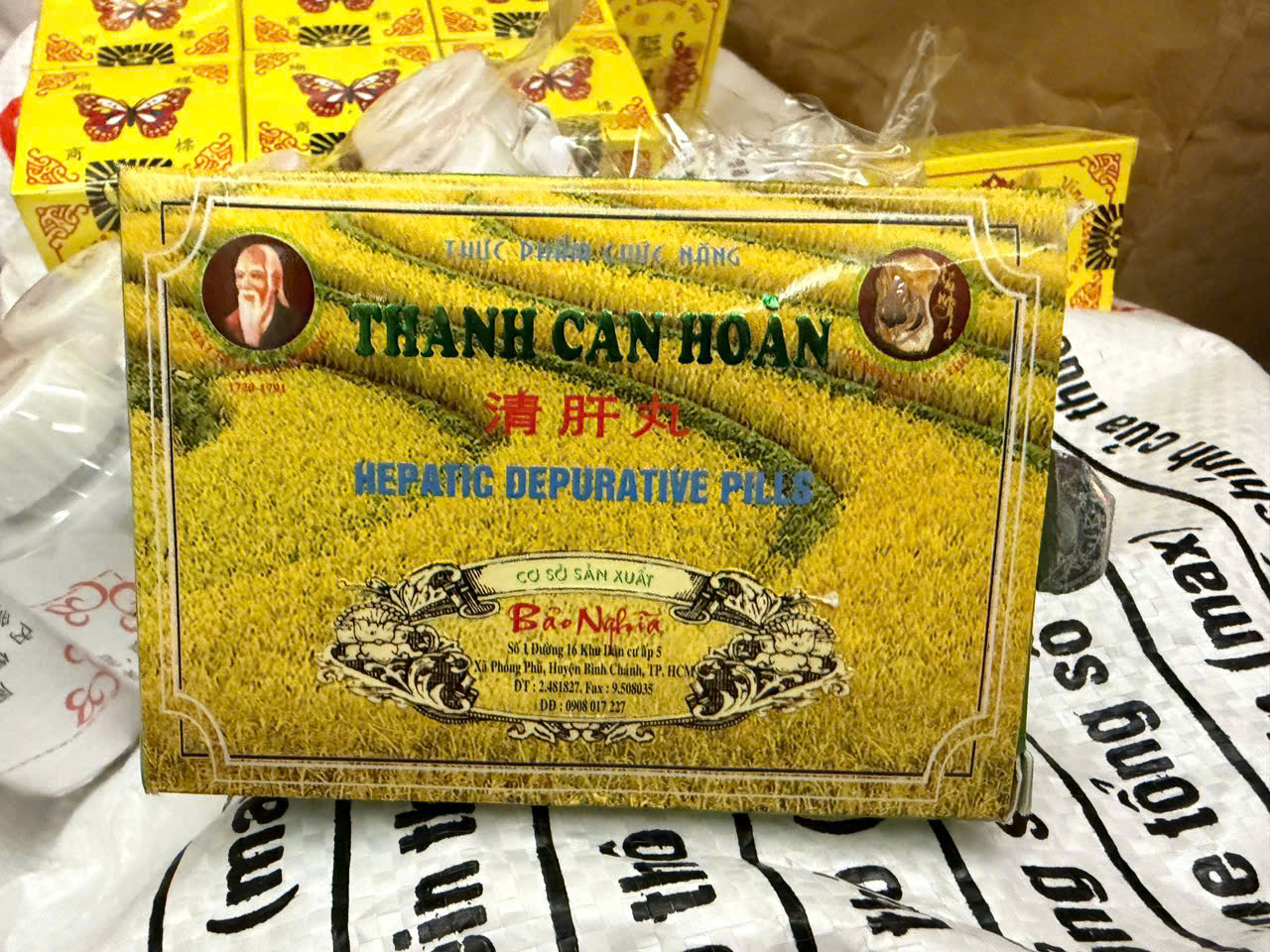 Công an TPHCM bắt nhóm bí mật sản xuất viên hoàn màu đen - Ảnh 2.