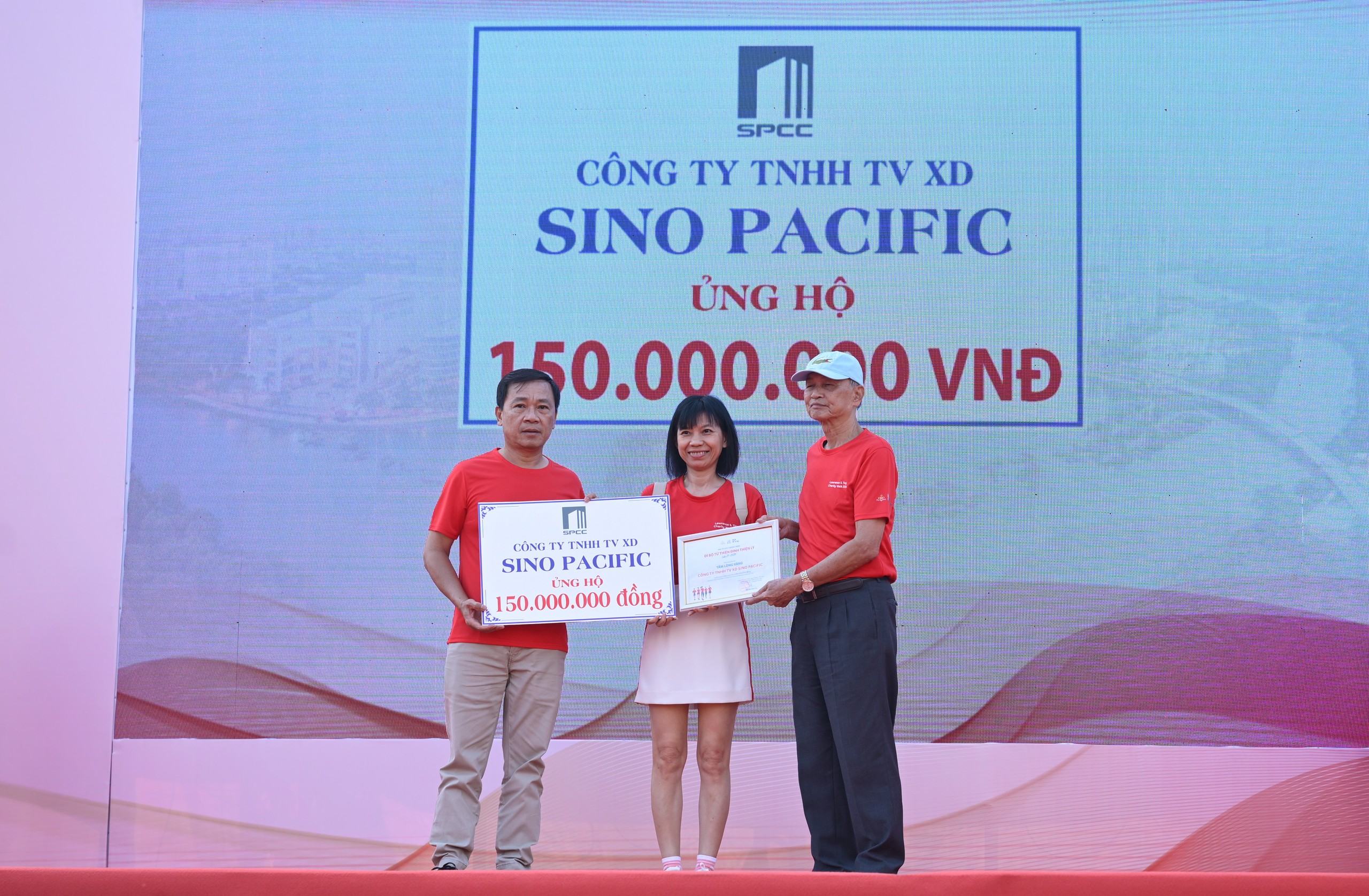 H&agrave;nh tr&igrave;nh &ldquo;Bước ch&acirc;n chia sẻ&rdquo; lan tỏa tinh thần chung tay v&igrave; cộng đồng - Ảnh 3.