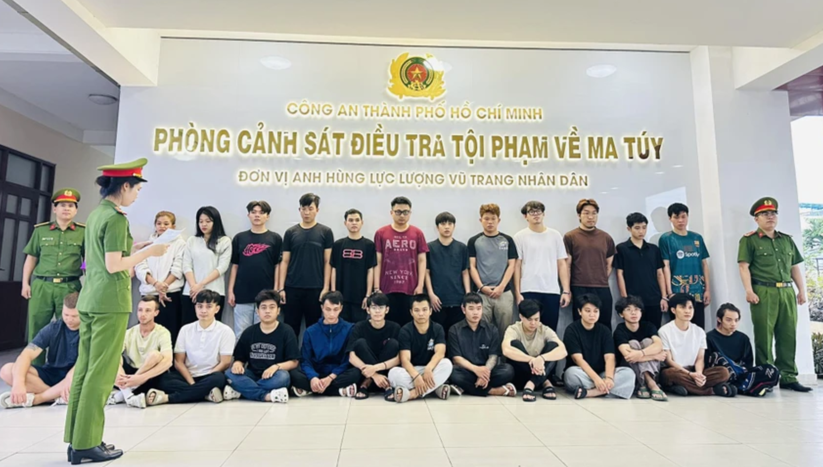 C&ocirc;ng an TPHCM bắt 1 đối tượng truy n&atilde; quốc tế - Ảnh 3.