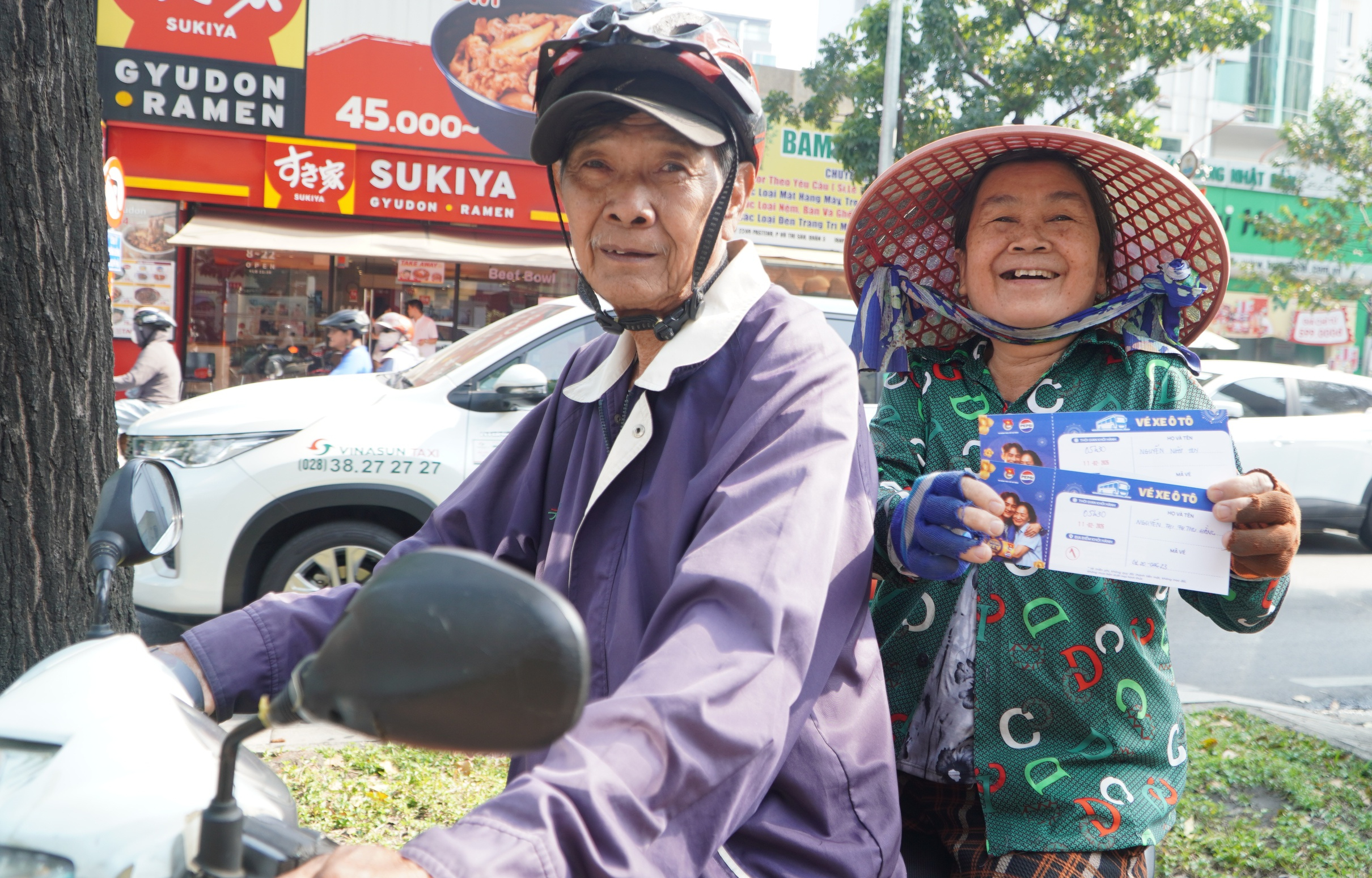 Mang tết về nhà - Ảnh 3.