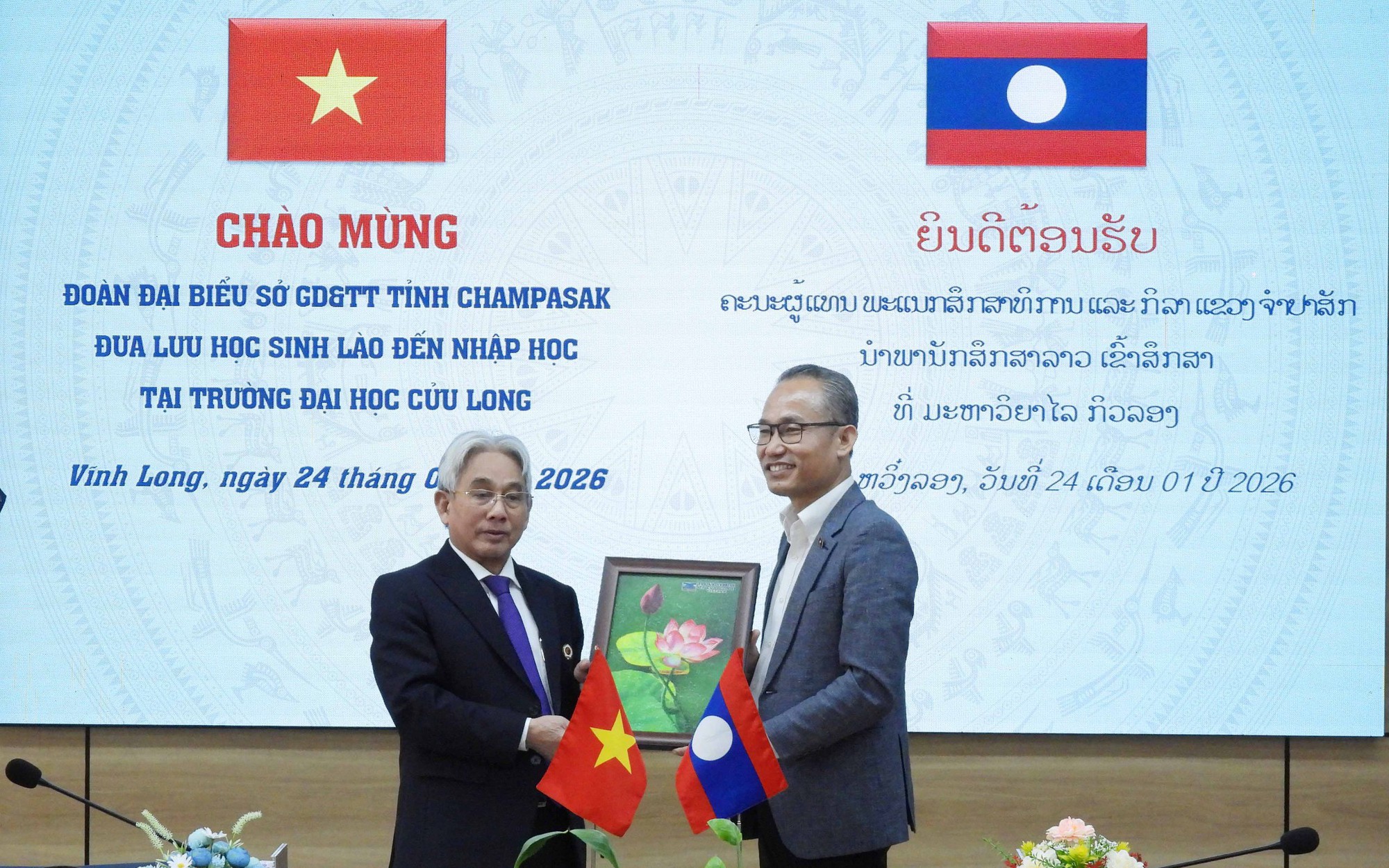 Hơn 900 người nước ngoài được Trường ĐH Cửu Long cấp chứng chỉ tiếng Việt