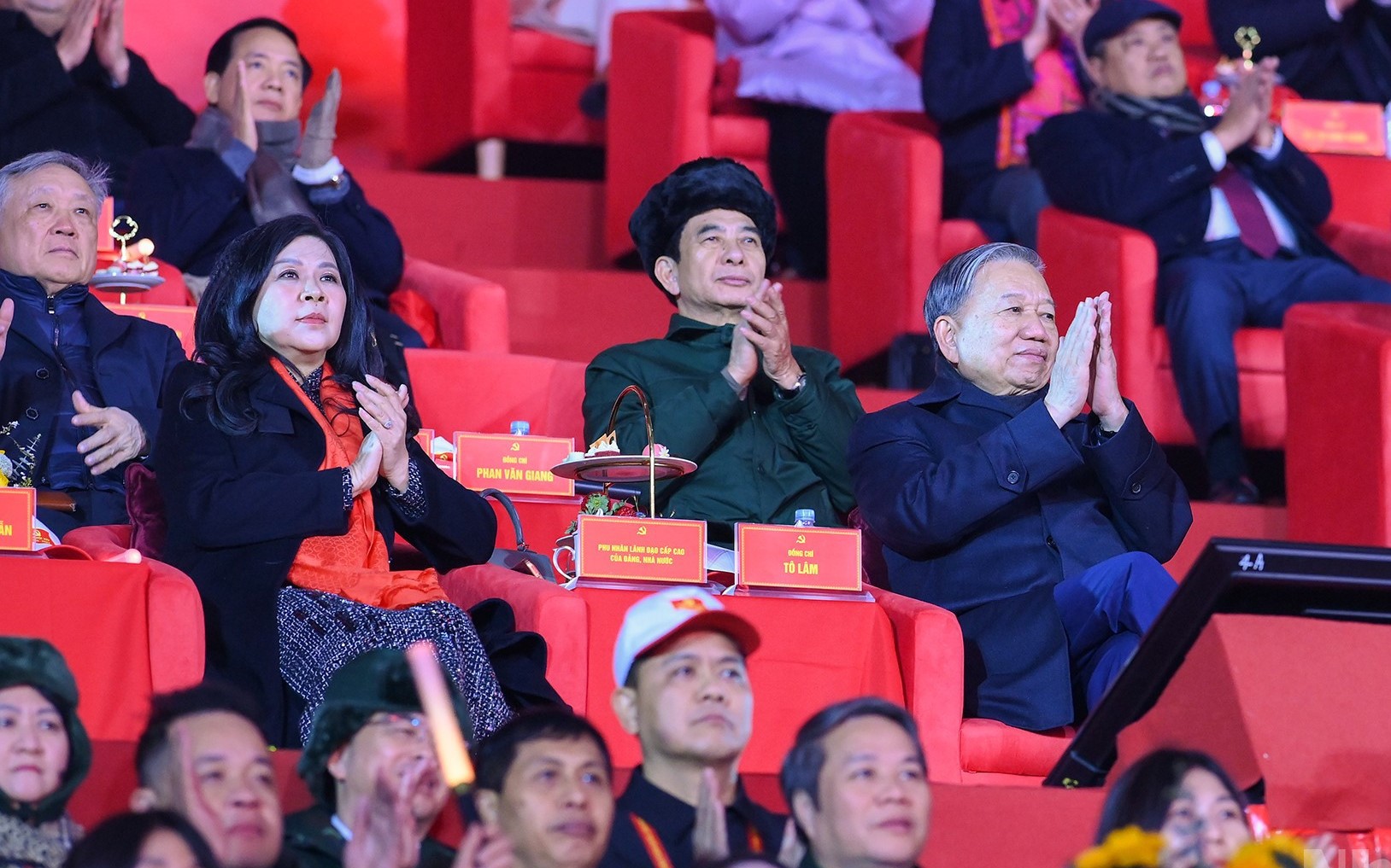 Tổng Bí thư Tô Lâm dự chương trình nghệ thuật đặc biệt "Dưới lá cờ vẻ vang của Đảng"