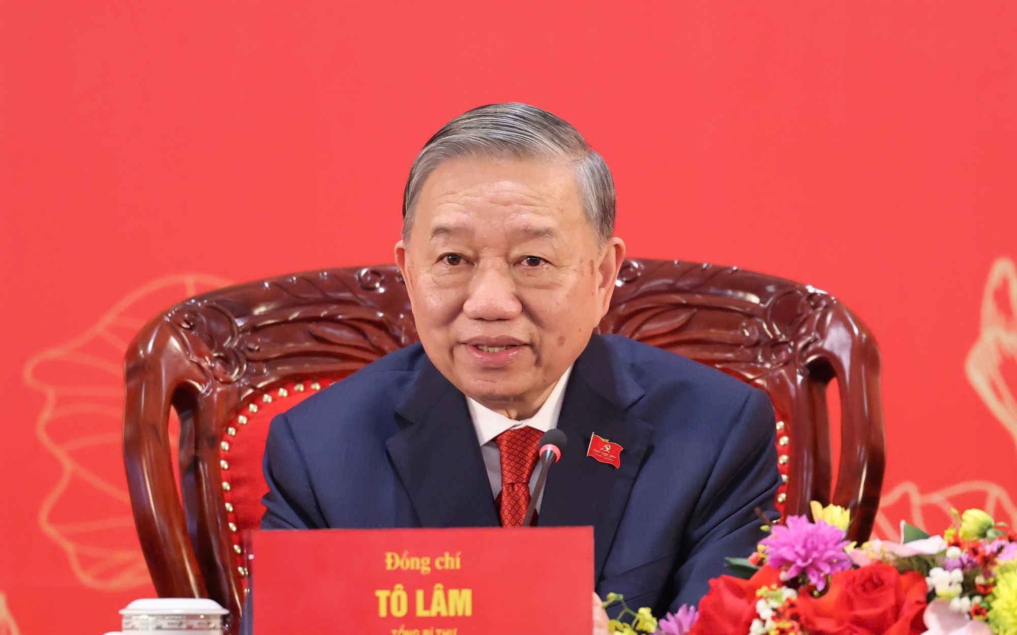 Ngay sau Đại hội XIV, Tổng Bí thư Tô Lâm ký ban hành Chỉ thị số 01