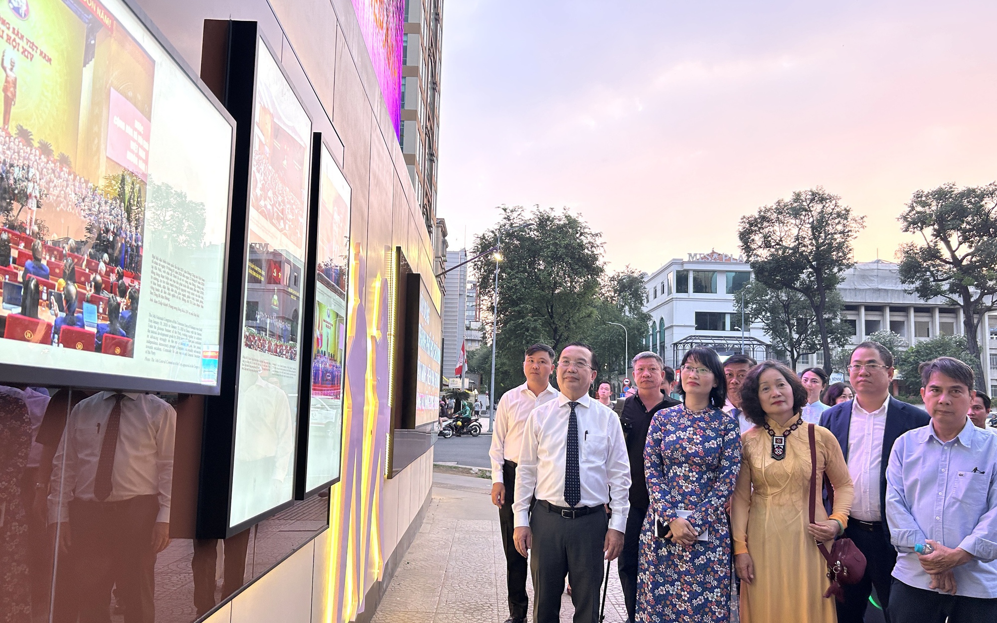 Khánh thành "Con đường Nhiếp ảnh TP HCM"