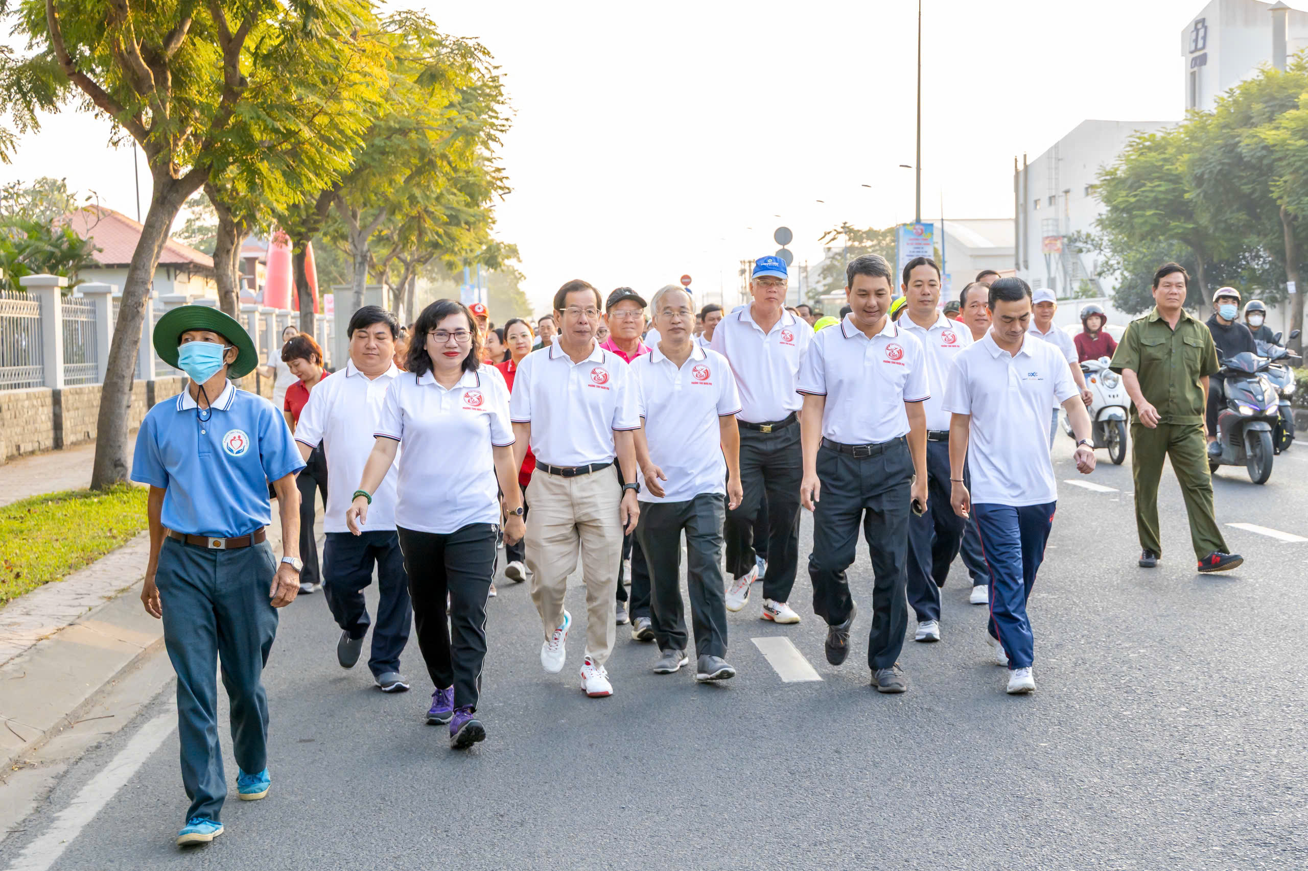 TPHCM: Phường Tăng Nhơn Phú đi bộ đồng hành, gây quỹ hơn 3,2 tỉ đồng chăm lo Tết - Ảnh 6.