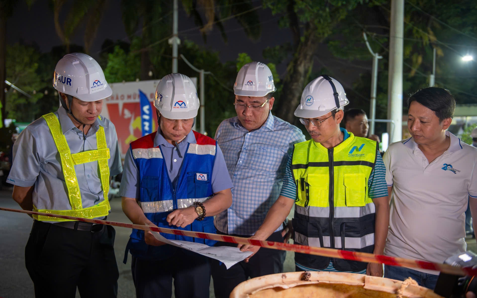 Xuyên đêm khoan địa chất, metro số 2 tăng tốc