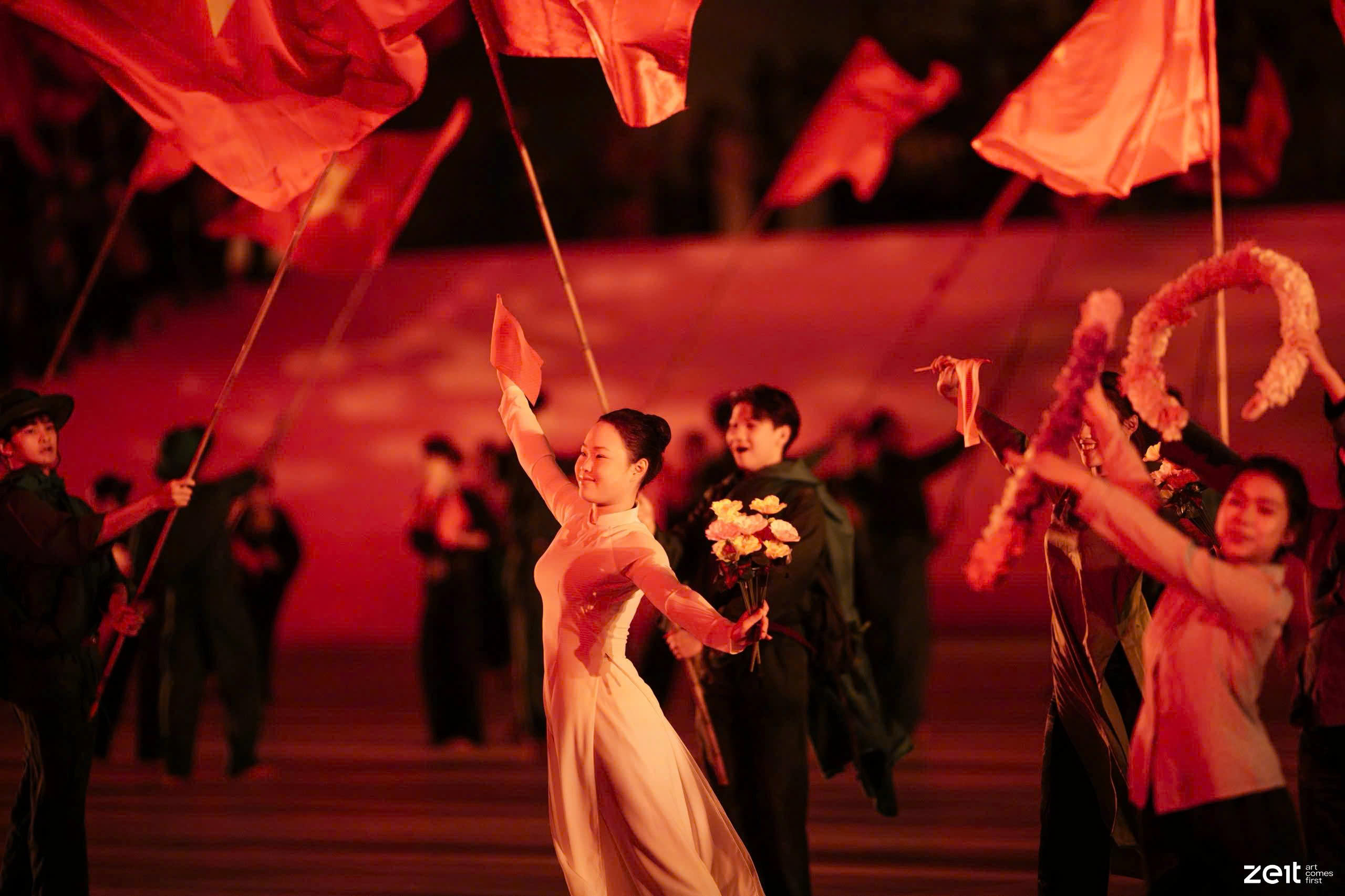 Th&agrave;nh c&ocirc;ng của "Dưới l&aacute; cờ vẻ vang của Đảng" l&agrave; lời đ&aacute;p cho mu&ocirc;n v&agrave;n c&acirc;u hỏi  - Ảnh 13.