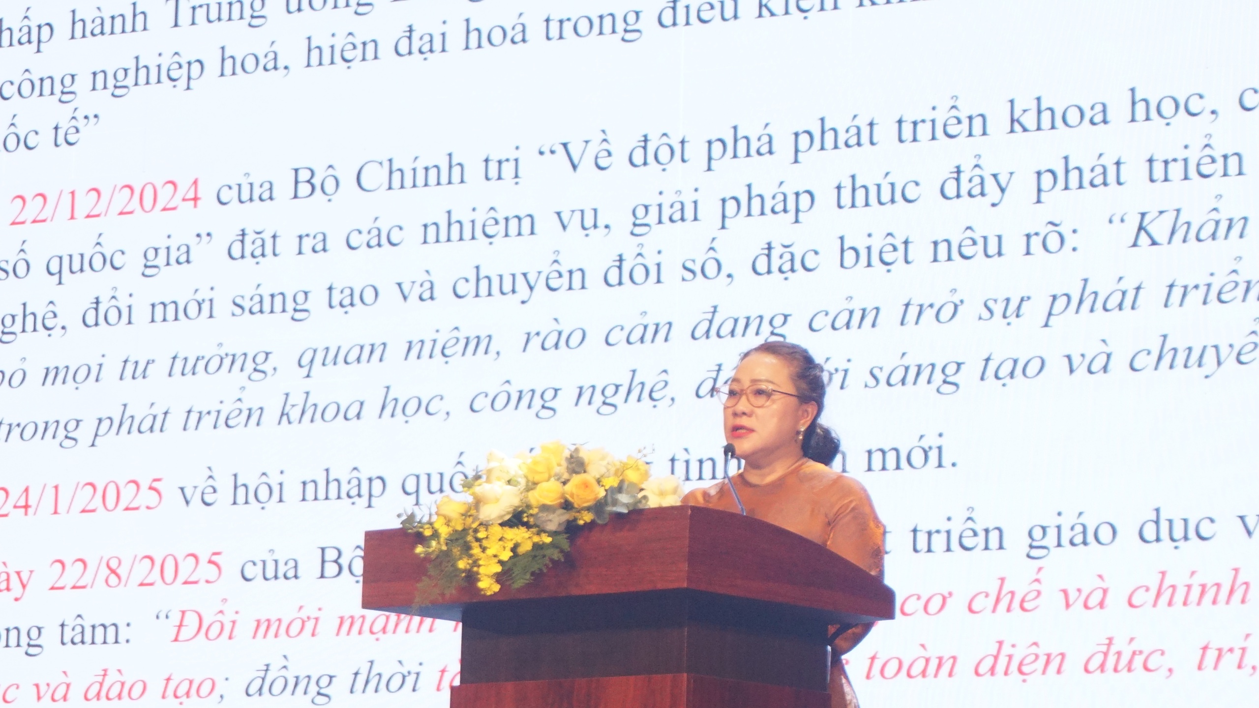 Sở GD-ĐT TPHCM: Tuyệt đối kh&ocirc;ng &eacute;p buộc học sinh tham gia chương tr&igrave;nh nh&agrave; trường - Ảnh 1.
