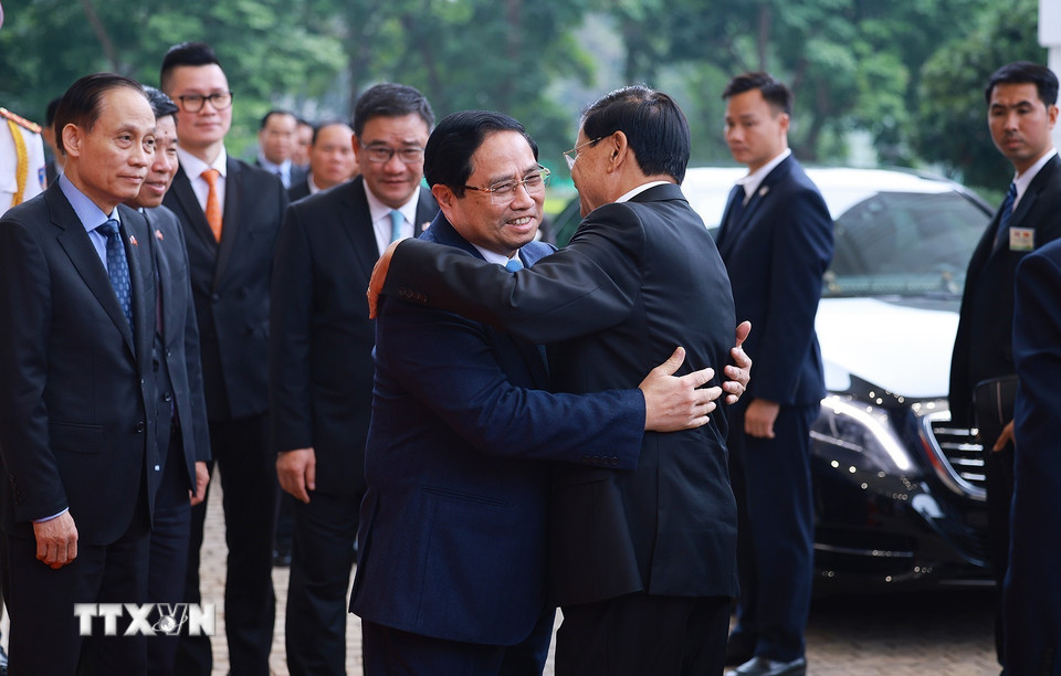 Thủ tướng Phạm Minh Ch&iacute;nh hội kiến Tổng B&iacute; thư, Chủ tịch nước L&agrave;o - Ảnh 3.