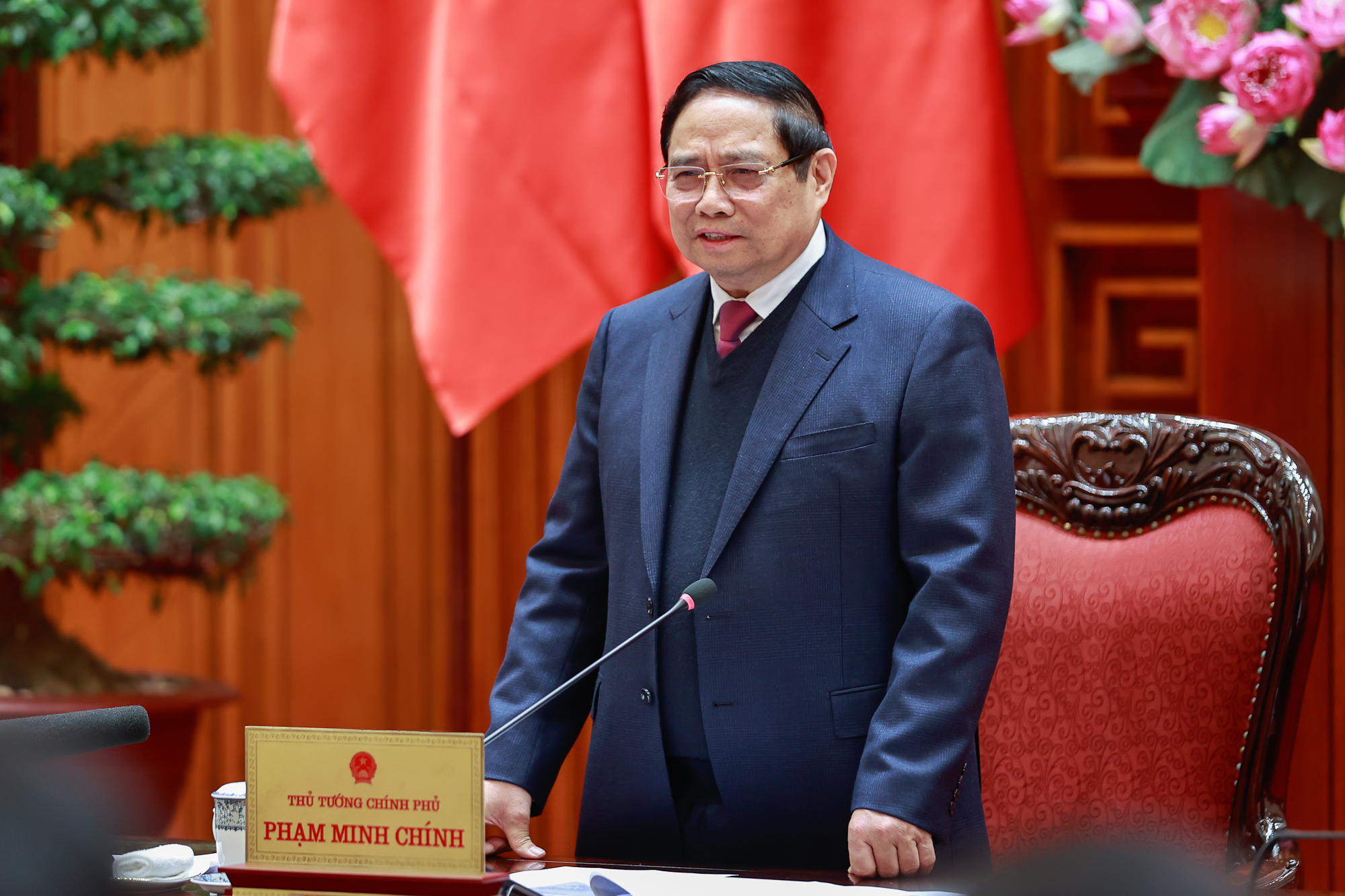 Thủ tướng Phạm Minh ch&iacute;nh chỉ đạo triển khai Nghị quyết Đại hội XIV của Đảng - Ảnh 1.