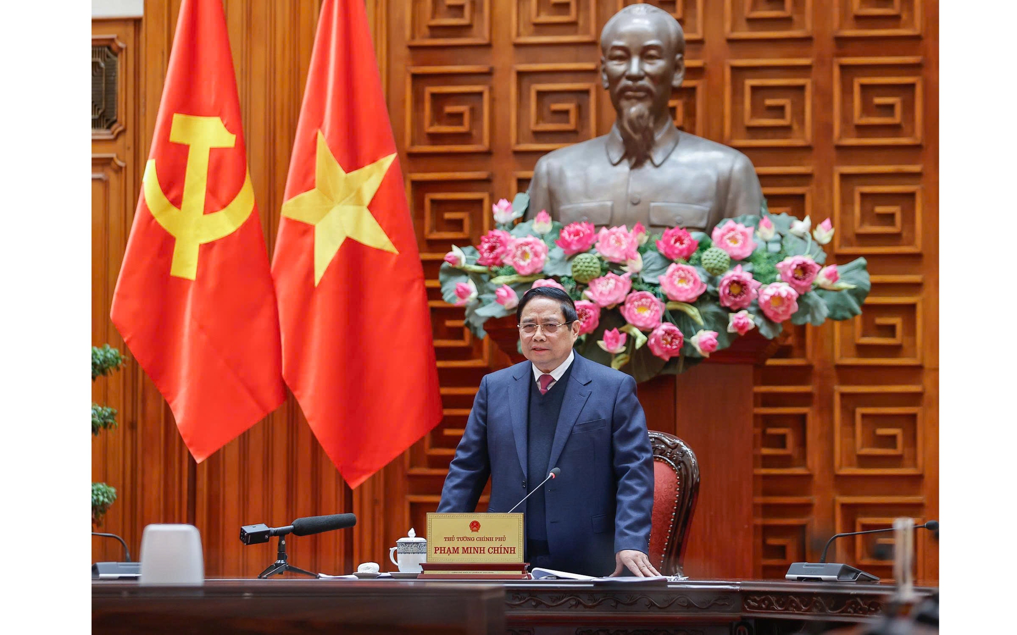 Ổn định vĩ mô, tăng tốc đầu tư