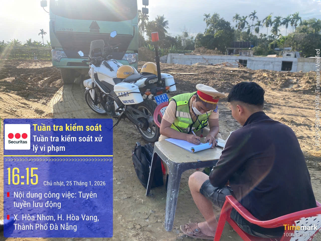CSGT Đ&agrave; Nẵng xử l&yacute; xe qu&aacute; tải vi phạm đường cấm tại B&agrave; N&agrave; - Ảnh 6.