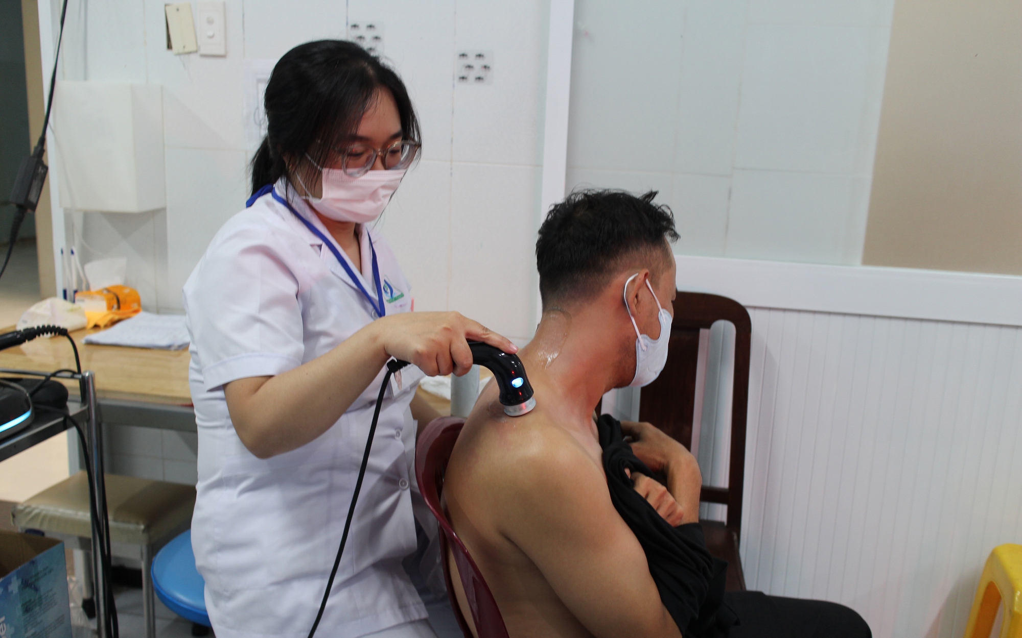 TPHCM: Người làm việc tại trạm y tế xã được phụ cấp 7-9 triệu đồng/tháng?