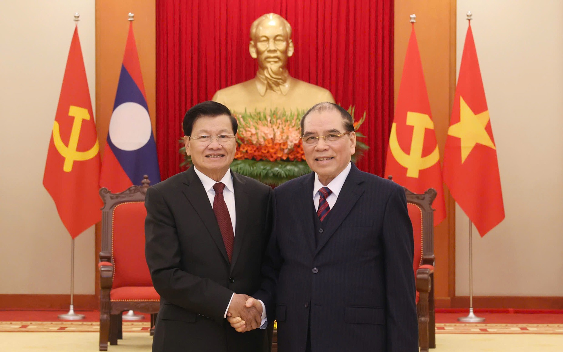 Nguyên Tổng Bí thư Nông Đức Mạnh tiếp Tổng Bí thư, Chủ tịch nước Lào