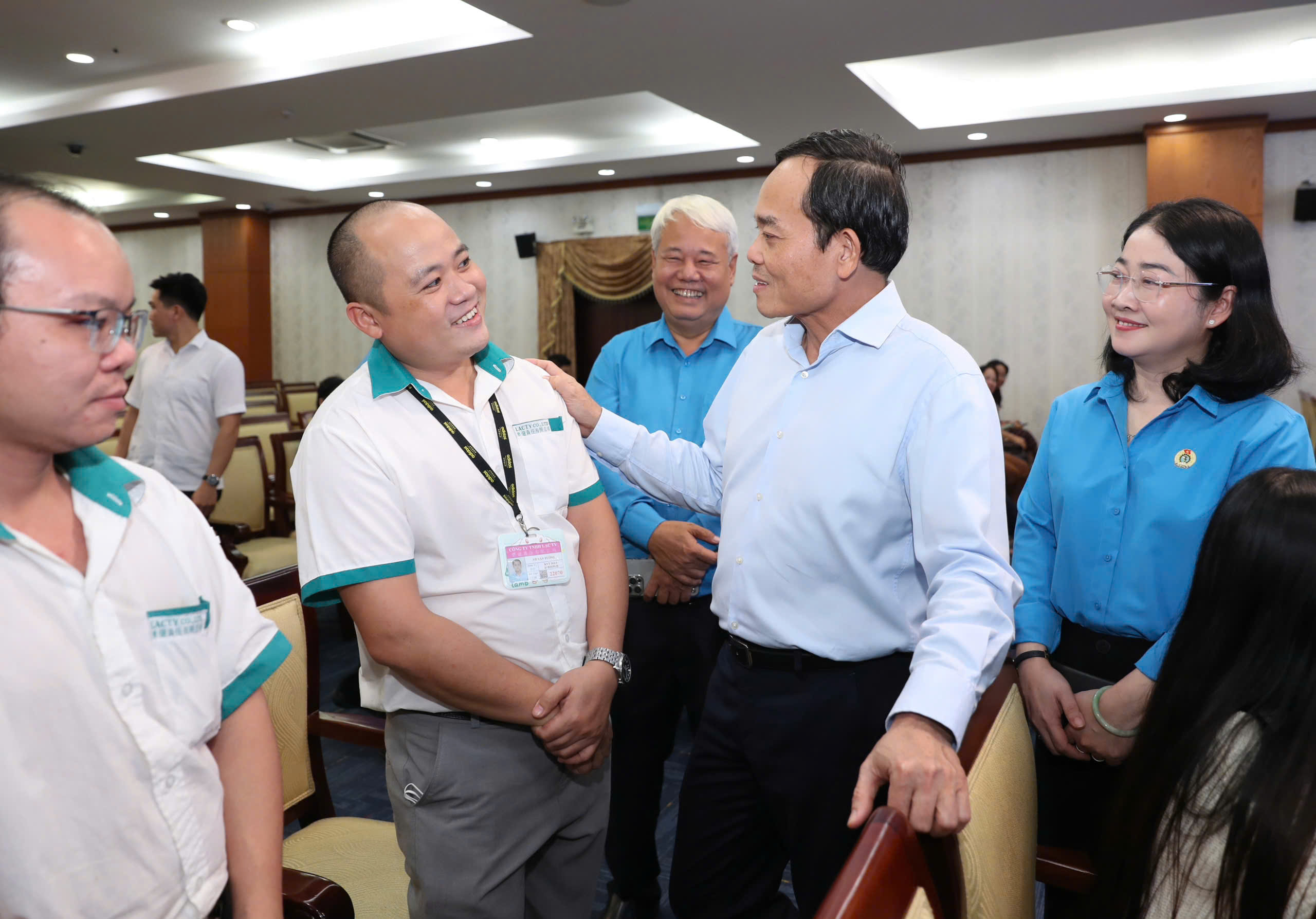 Bí thư Trần Lưu Quang động viên người lao động trước thềm Tết Nguyên đán - Ảnh 1.