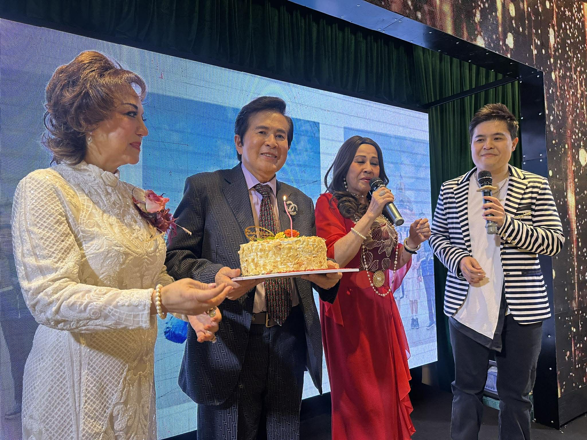 Nghệ sĩ Ho&agrave;i Thanh mơ ước giản dị trong ng&agrave;y sinh nhật 78 khiến NSND Ngọc Gi&agrave;u kh&oacute;c - Ảnh 1.