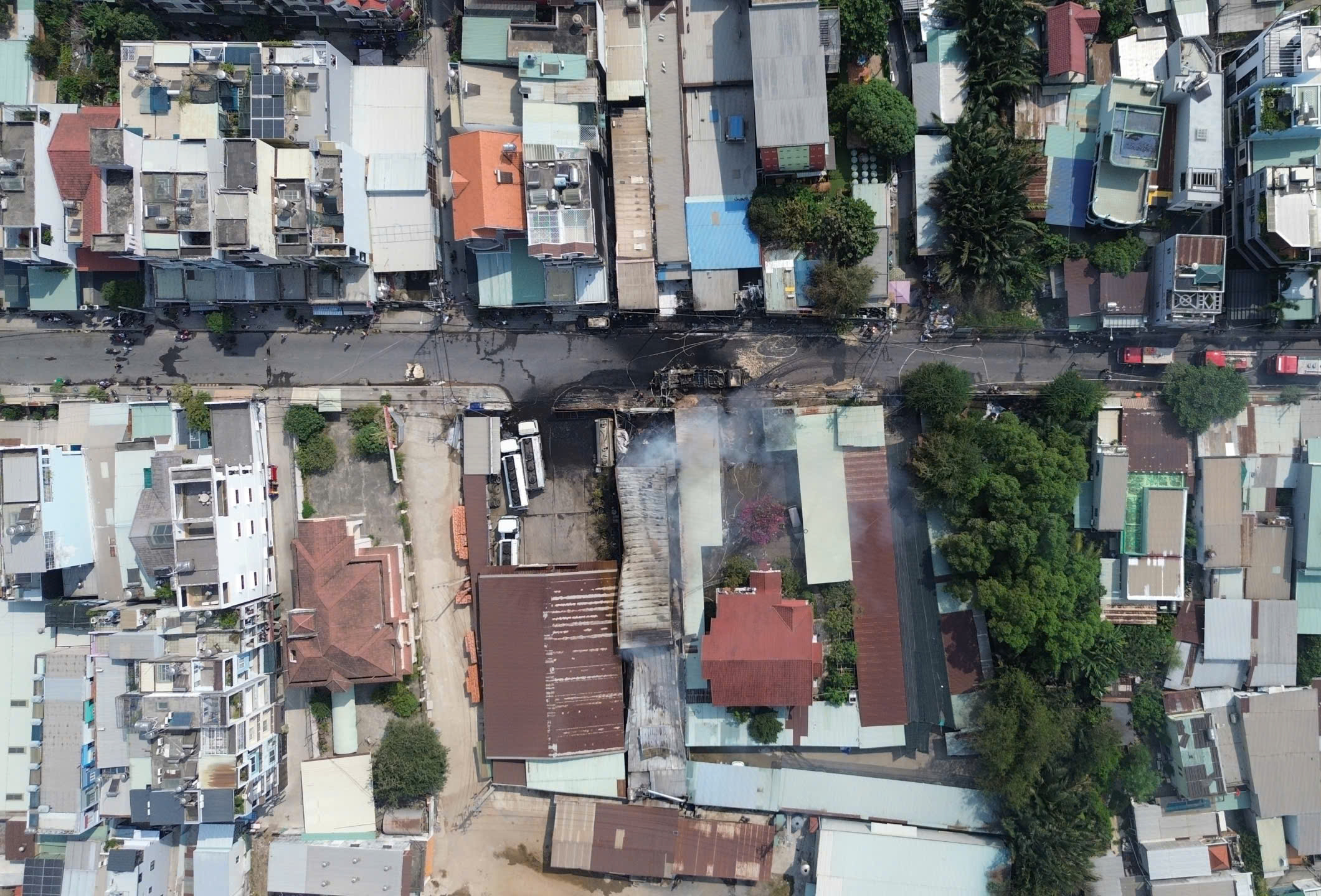 Vụ cháy xe bồn chở xăng ở TPHCM gây hoang mang tại xã Nhà Bè - Ảnh 4.
