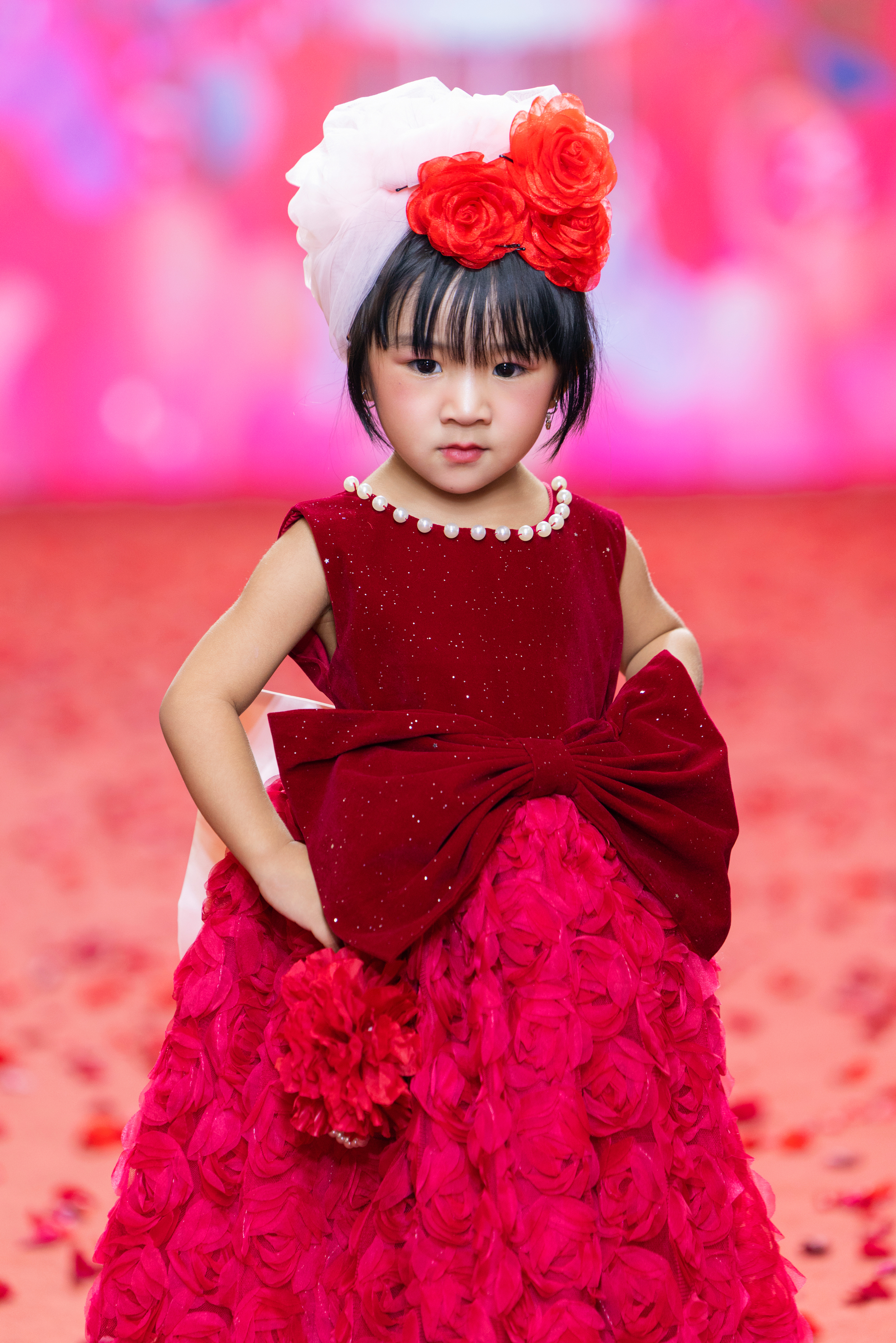Mẫu nhí Tú Uyên được săn đón - Ảnh 4.