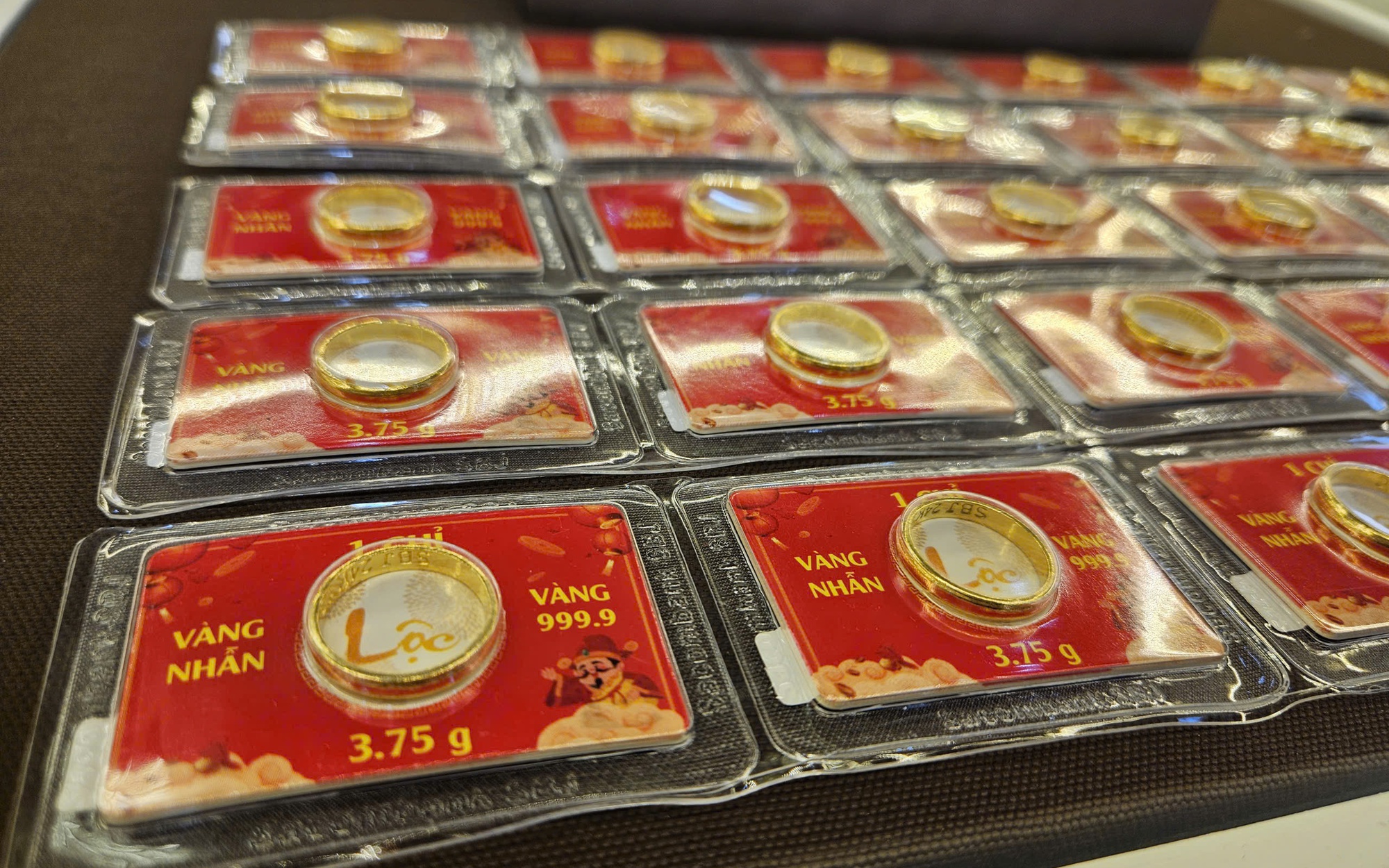 Gi&aacute; v&agrave;ng miếng SJC tăng sốc vượt 190 triệu đồng / lượng trong năm 2026 - Ảnh 1.