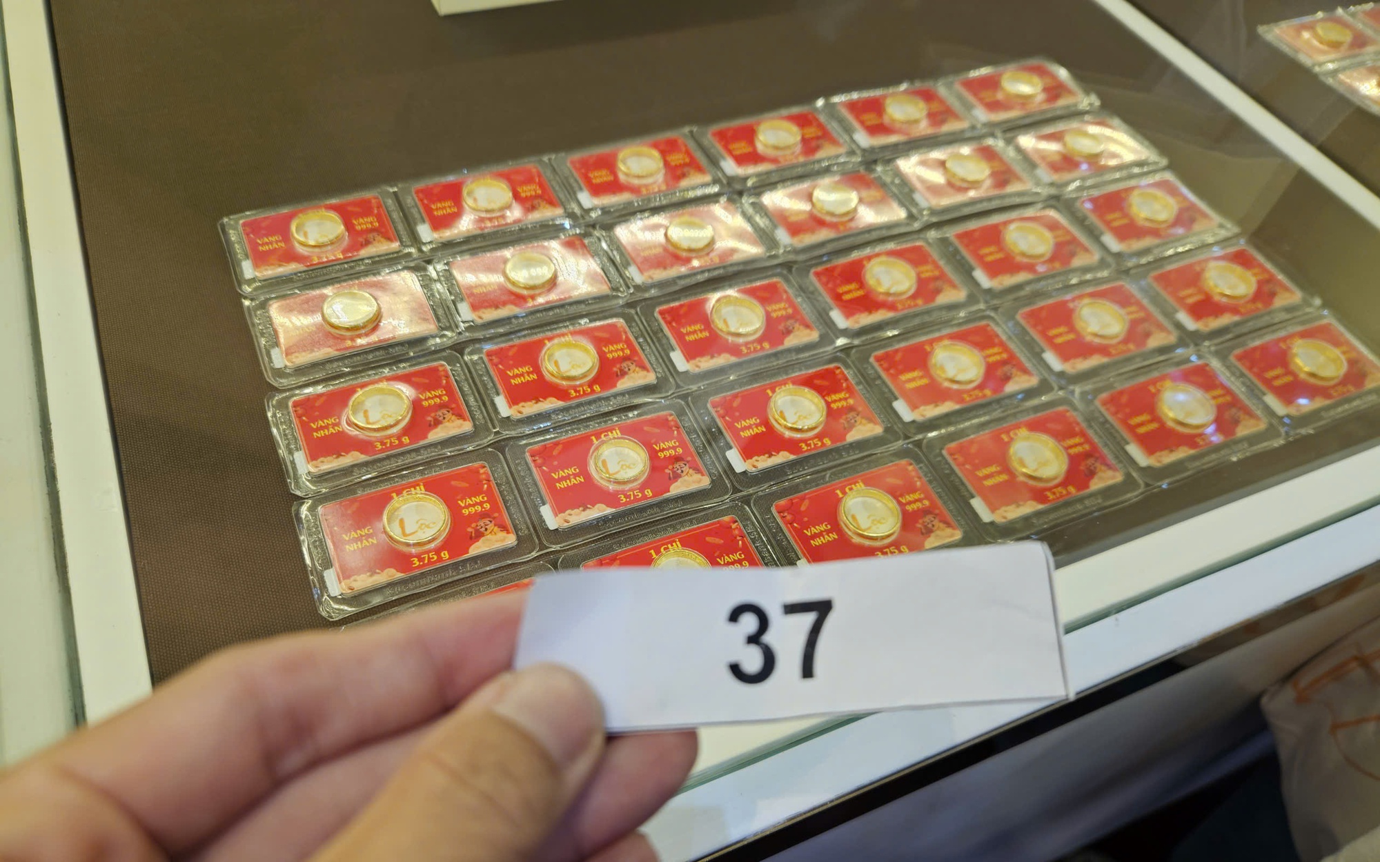 Sáng 28-1, giá vàng miếng SJC, vàng nhẫn tăng lên mức khó tin