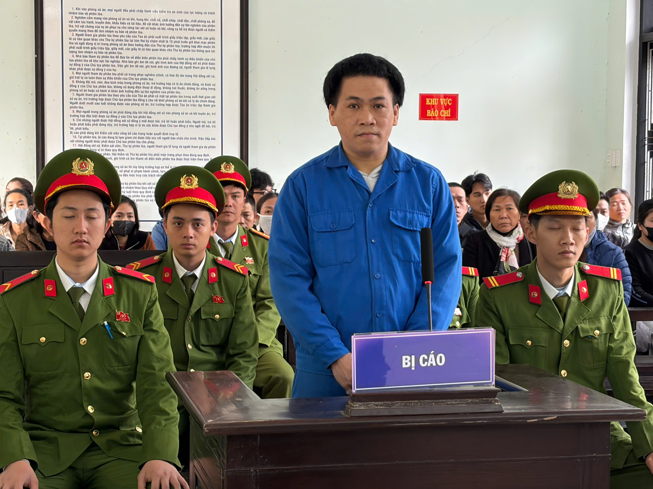 Tử h&igrave;nh kẻ s&aacute;t hại 2 người từng g&acirc;y r&uacute;ng động TP Huế - Ảnh 1.