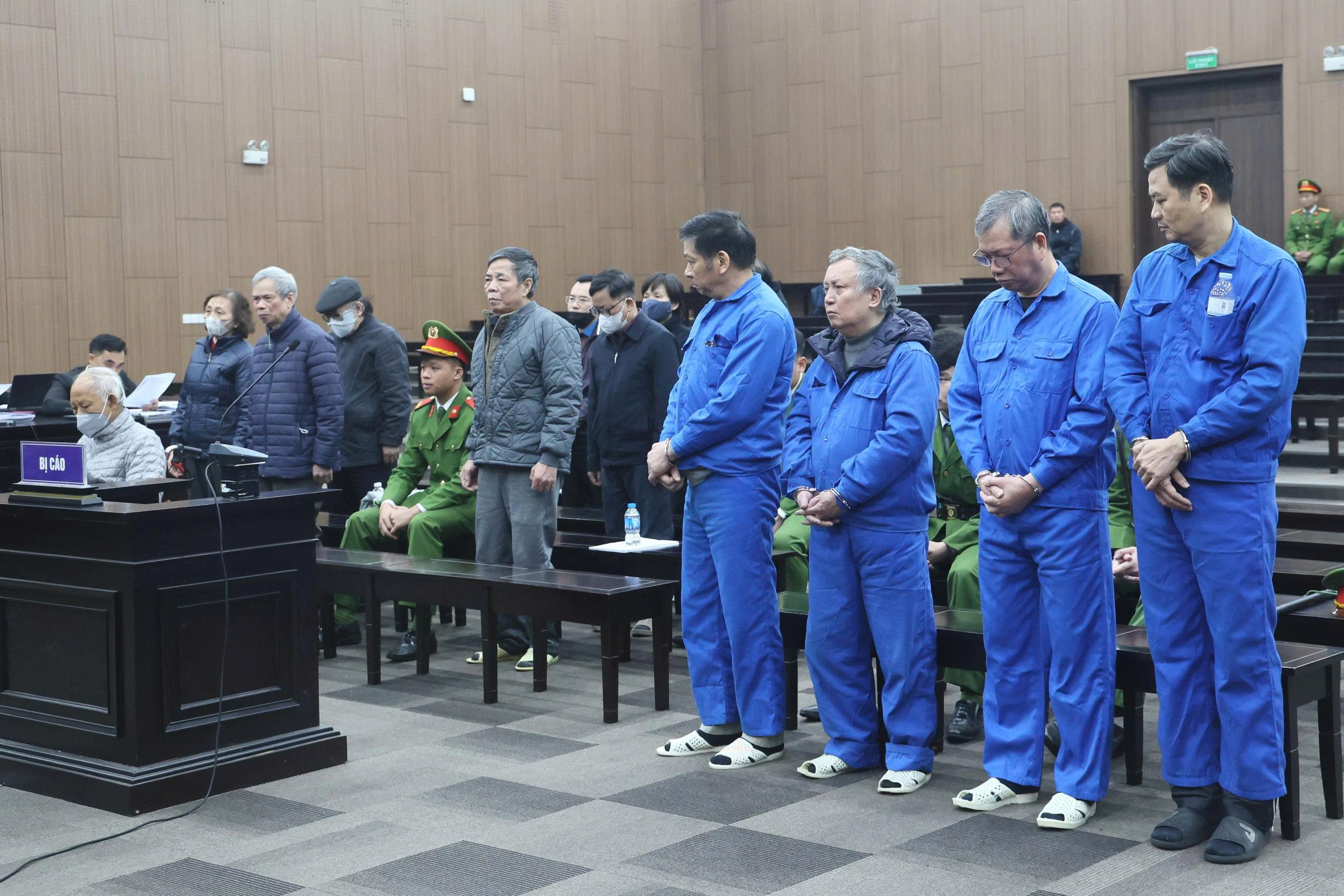 Cựu Tổng giám đốc VICEM bị đề nghị 15 - 17 năm tù cho Vi phạm pháp luật nghiêm trọng - Ảnh 2.
