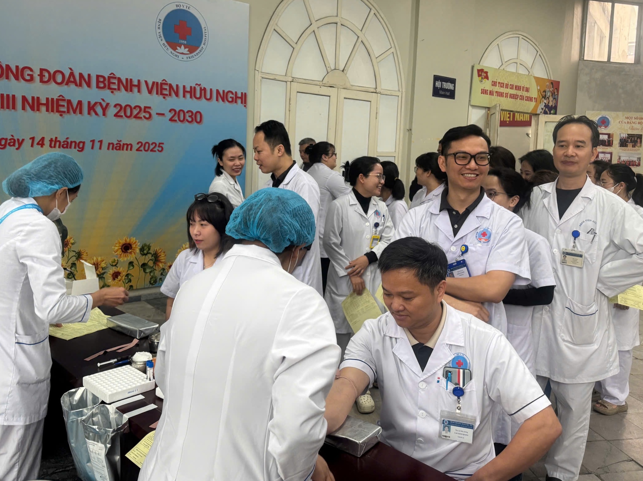 Lan tỏa gi&aacute; trị nh&acirc;n &aacute;i cho bệnh nh&acirc;n ung thư - Ảnh 1.