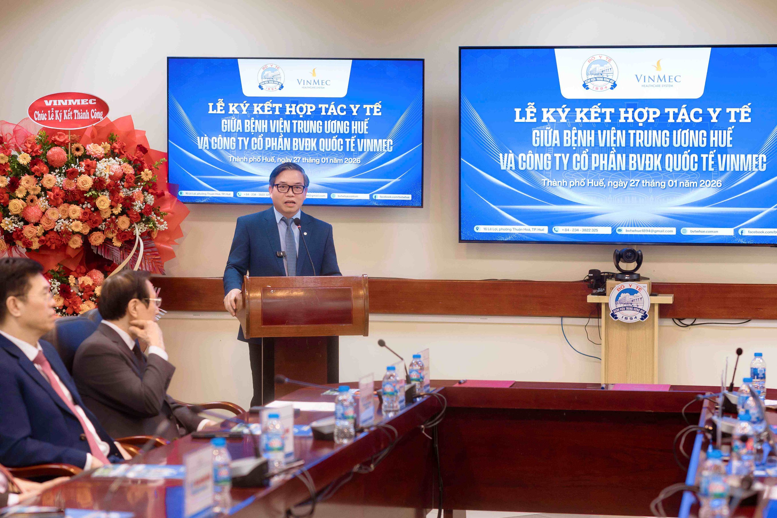 Vinmec ký kết hợp tác với Bệnh viện Trung ương Huế, nâng cao năng lực điều trị chuyên sâu - Ảnh 2.