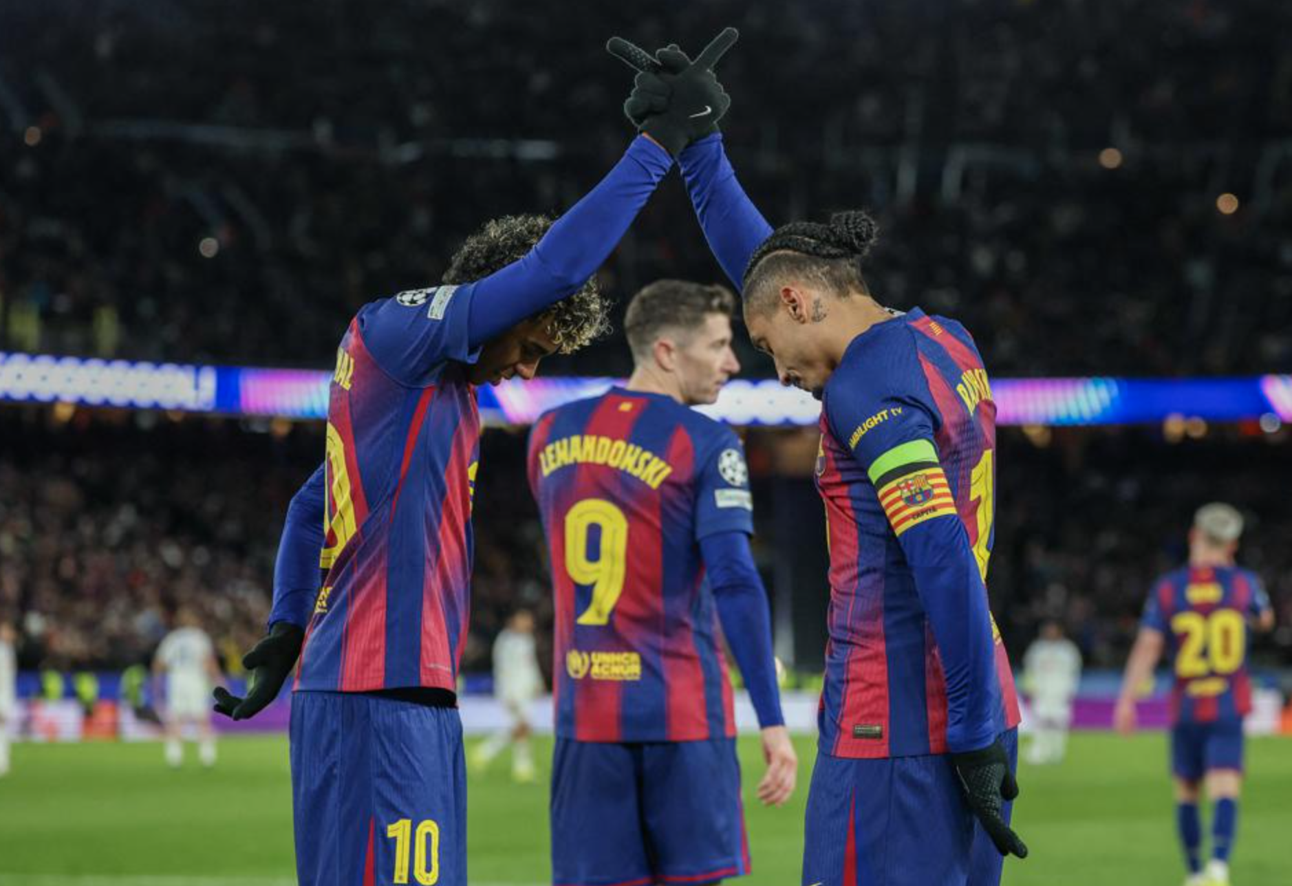 Man City, Barcelona hiên ngang vào top 8 Champions League - Ảnh 6.