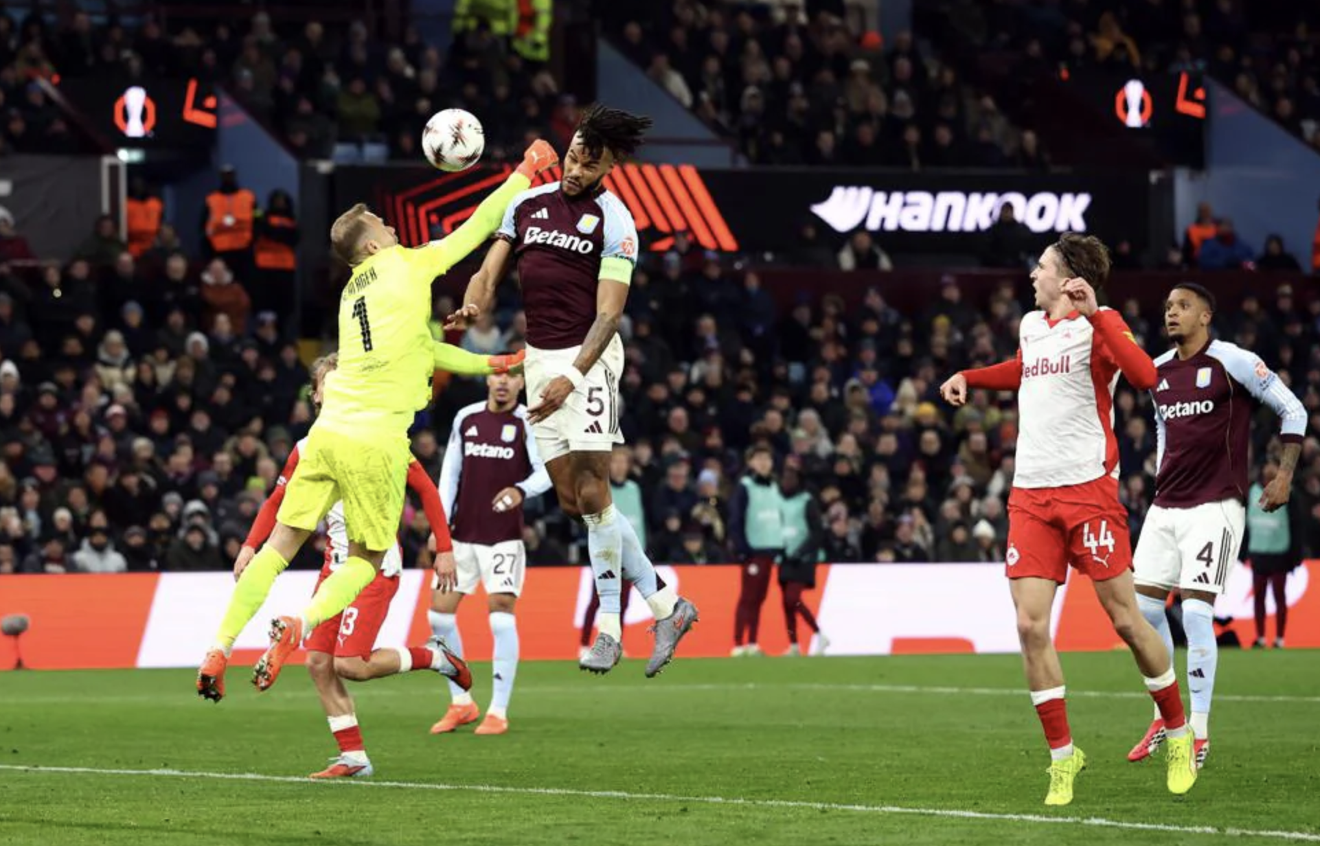 Aston Villa ngược d&ograve;ng kịch t&iacute;nh, đoạt &aacute; qu&acirc;n v&ograve;ng bảng Europa League - Ảnh 5.