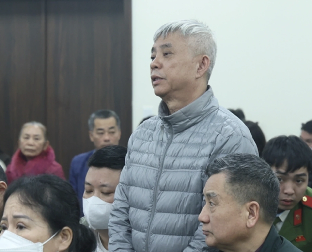 Cựu Viện trưởng Huỳnh Nguyễn Lộc khai kh&ocirc;ng nhận hối lộ trong vụ &aacute;n lớn 2026 - Ảnh 2.