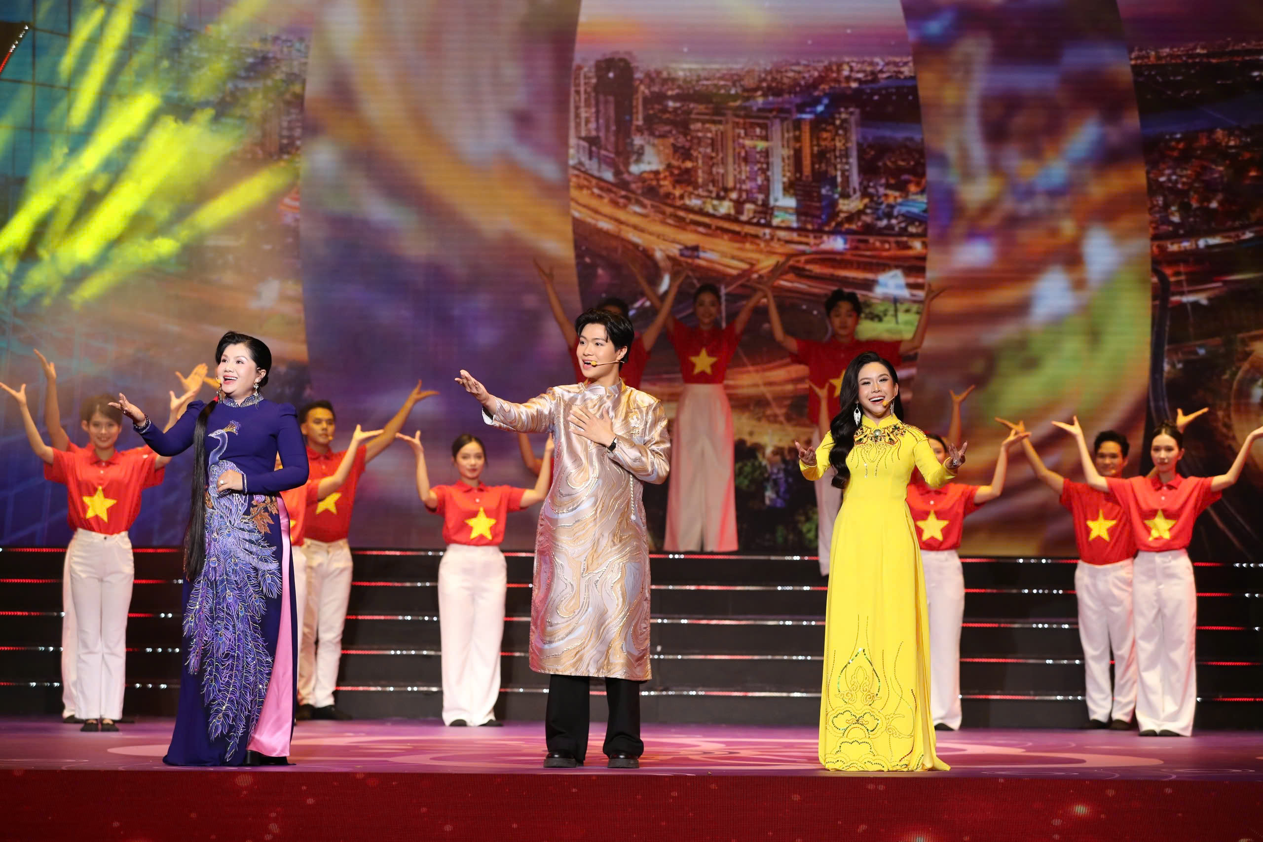 LỄ TRAO GIẢI MAI VÀNG LẦN THỨ 31 - NĂM 2025: Kết nối đặc sắc truyền thống - hiện đại - Ảnh 1.