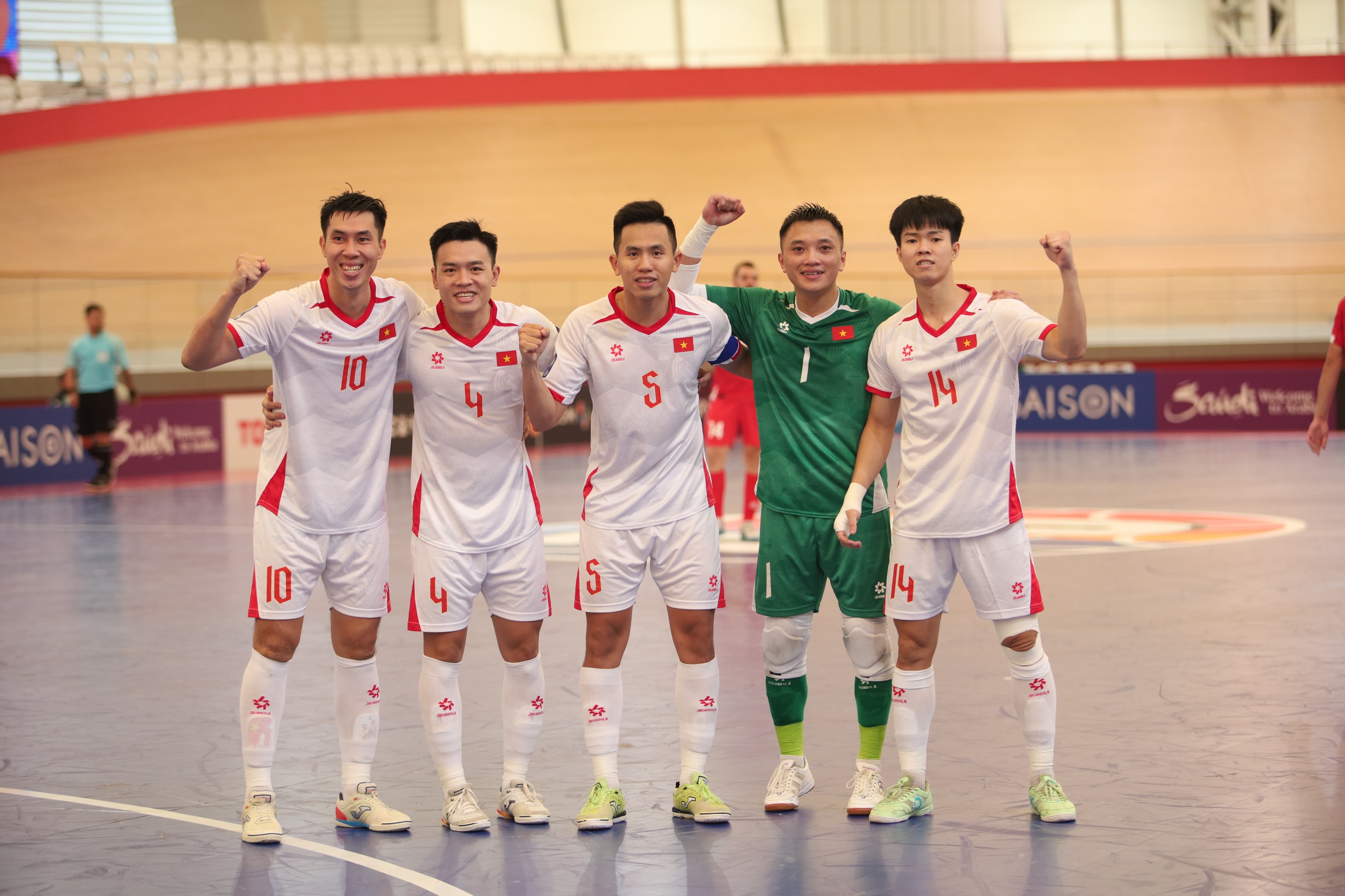 Hạ Lebanon, tuyển futsal Việt Nam chắc suất v&agrave;o tứ kết, sớm 1 v&ograve;ng - Ảnh 1.