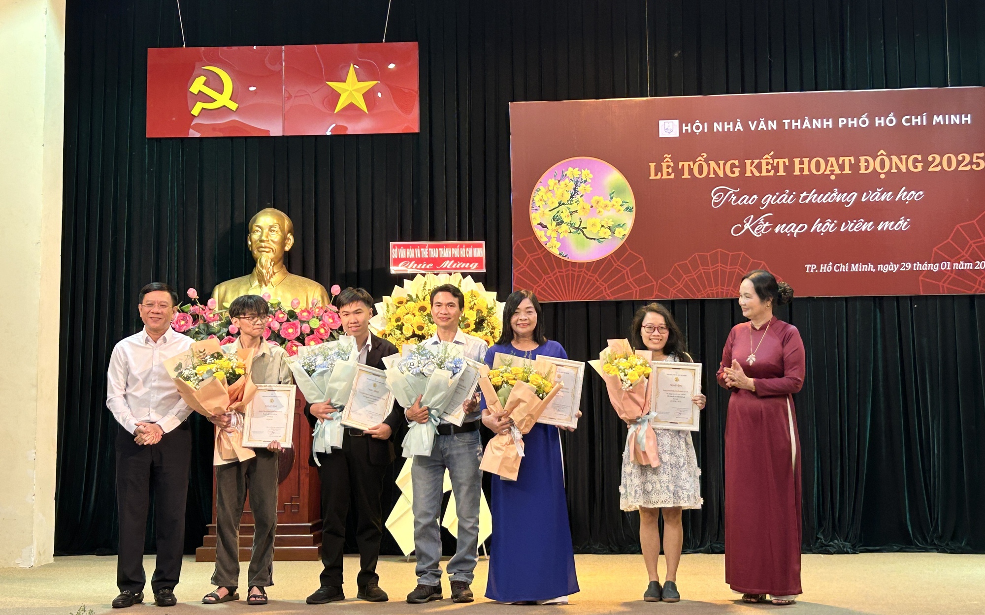 Hội Nhà văn TP HCM vinh danh tác phẩm có dấu ấn đời sống