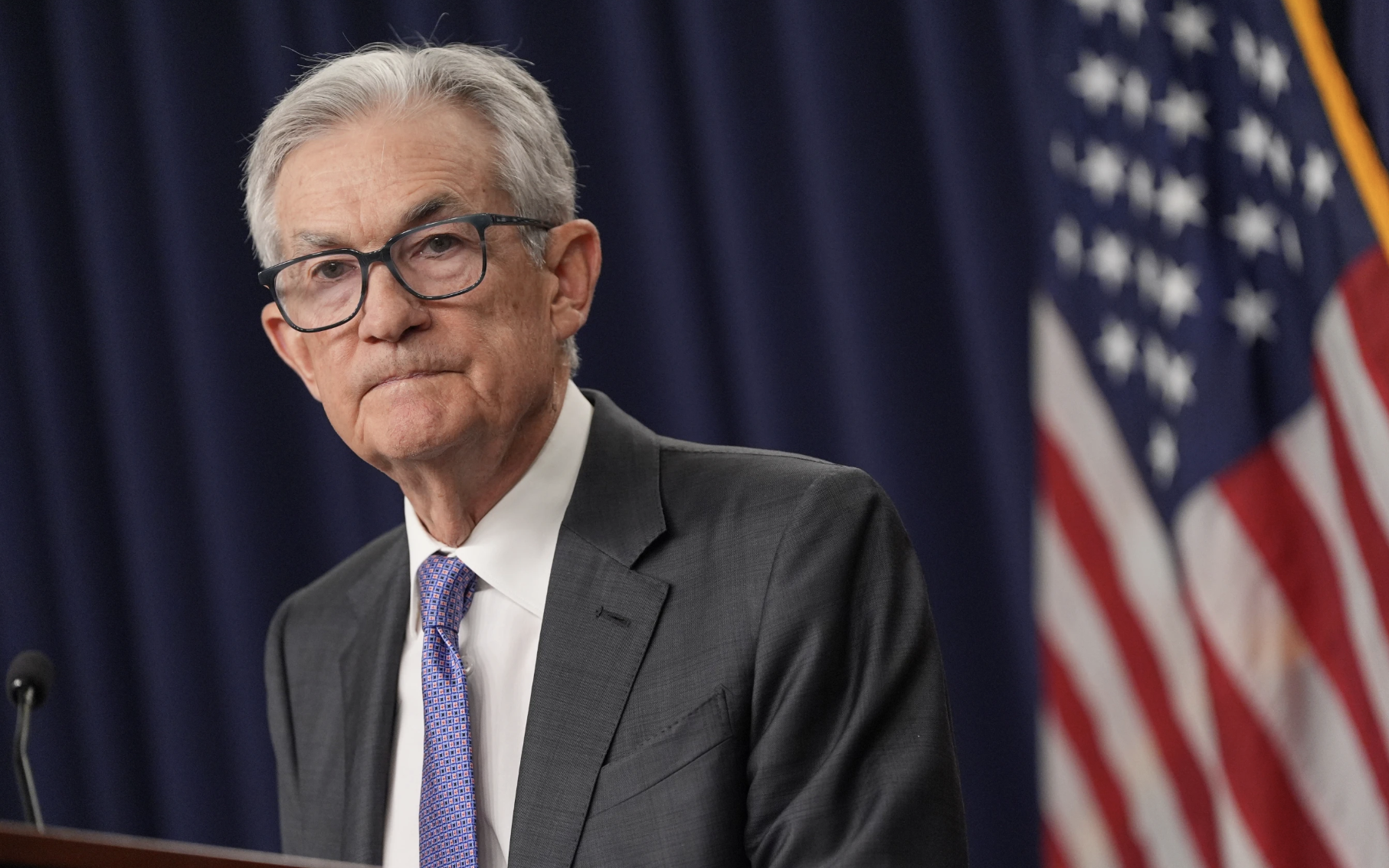 Giá vàng lập đỉnh sau quyết định lãi suất của FED, giá dầu "nhảy múa"