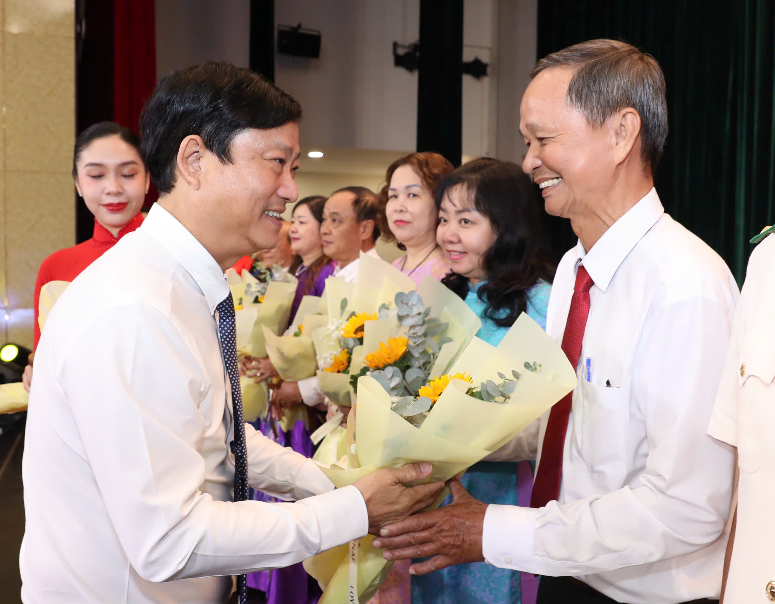 TPHCM tuyên dương 233 Bí thư Chi bộ xuất sắc tiêu biểu - Ảnh 11.