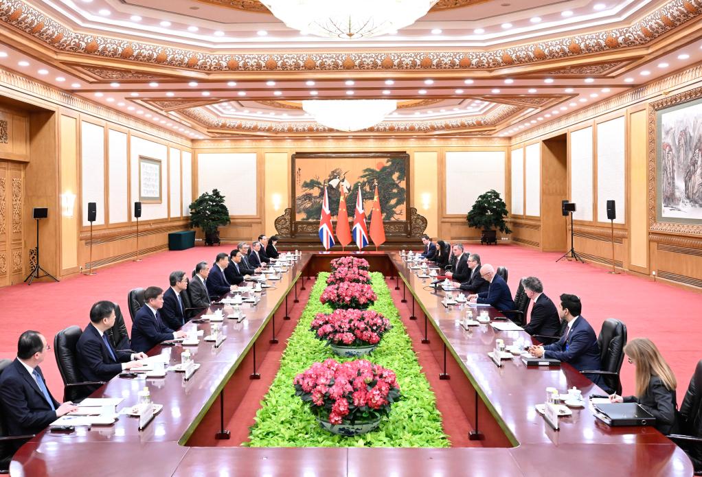 Thủ tướng Anh muốn c&oacute; quan hệ "tinh tế hơn" với Trung Quốc - Ảnh 2.