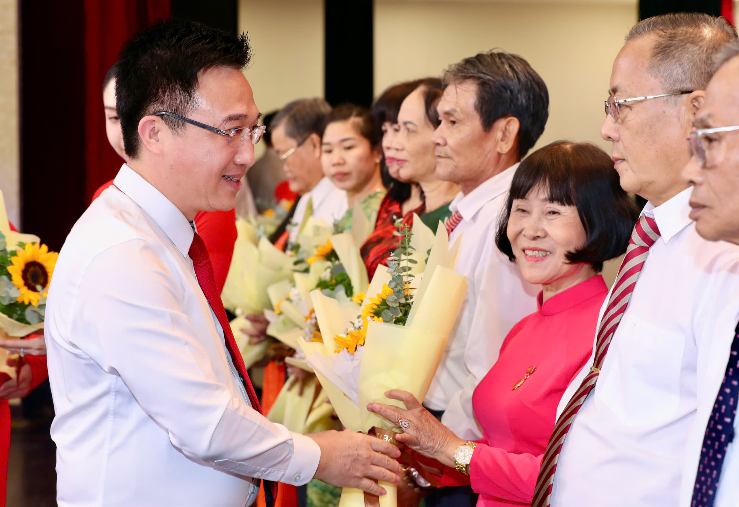 TPHCM tuyên dương 233 Bí thư Chi bộ xuất sắc tiêu biểu - Ảnh 6.