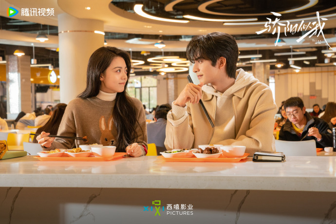 "Tôi như ánh dương rực rỡ" bị tẩy chay vì có đường lưỡi bò phi pháp - Ảnh 3.