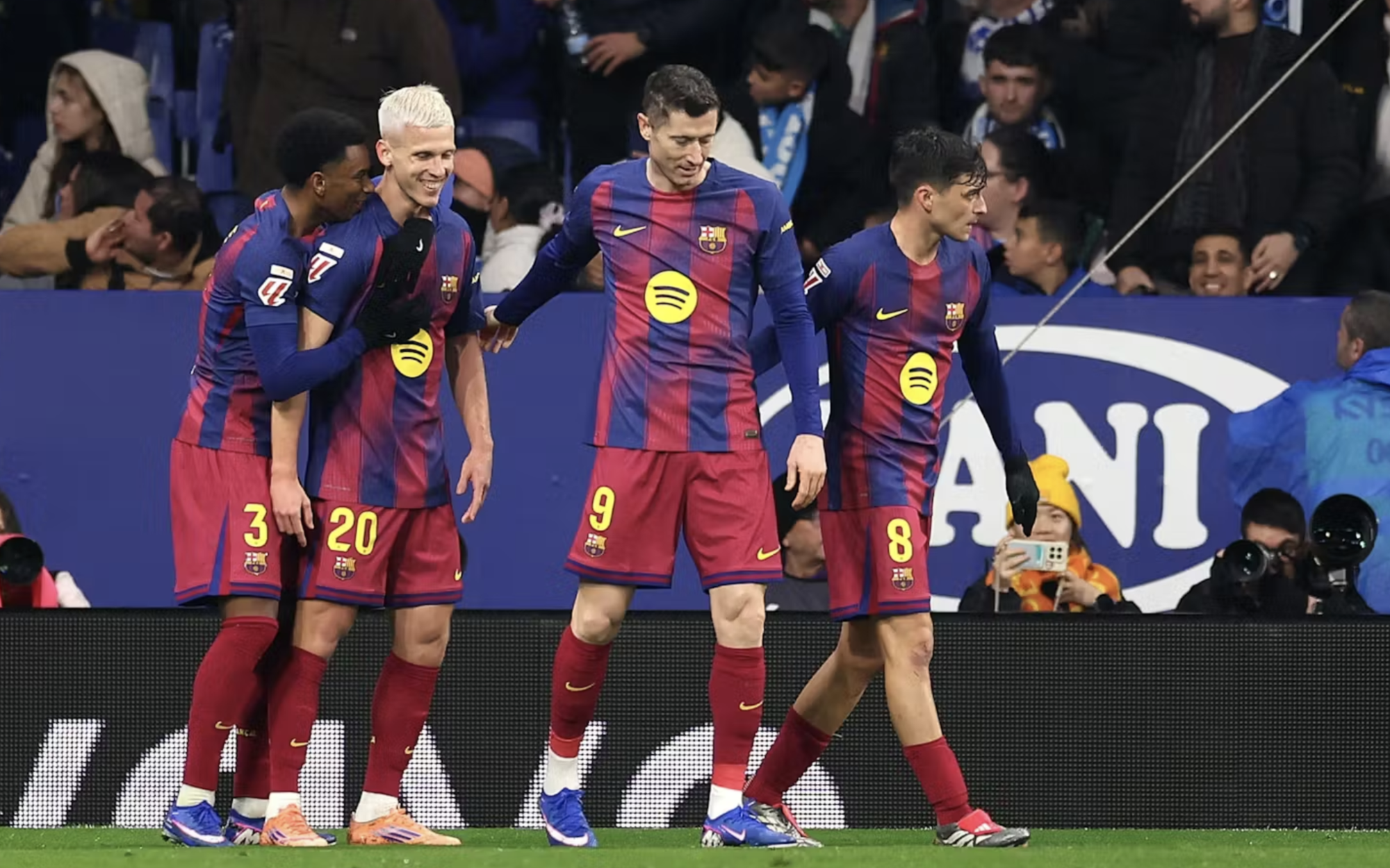 Siêu dự bị lập công, Barcelona thắng tưng bừng trận derby Catalunya