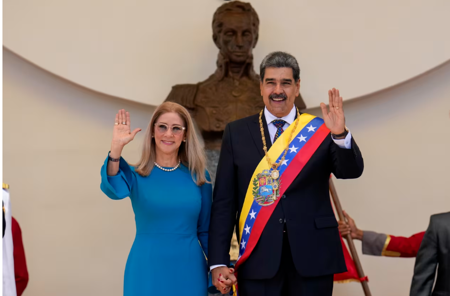 Ch&iacute;nh phủ Venezuela chưa r&otilde; tung t&iacute;ch vợ chồng Tổng thống Nicol&aacute;s Maduro - Ảnh 1.